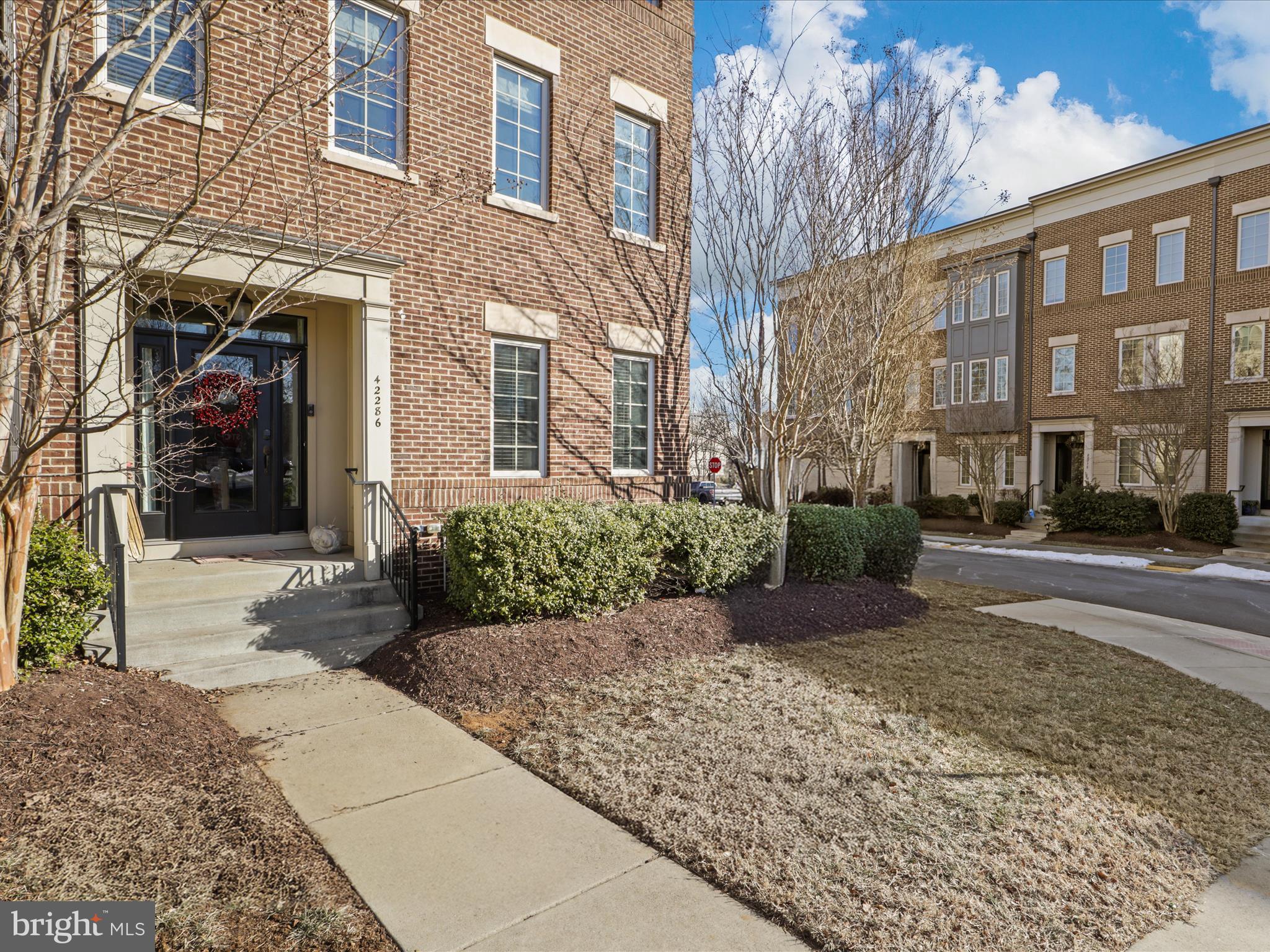 BRAMBLETON TOWN CENTER - Residential