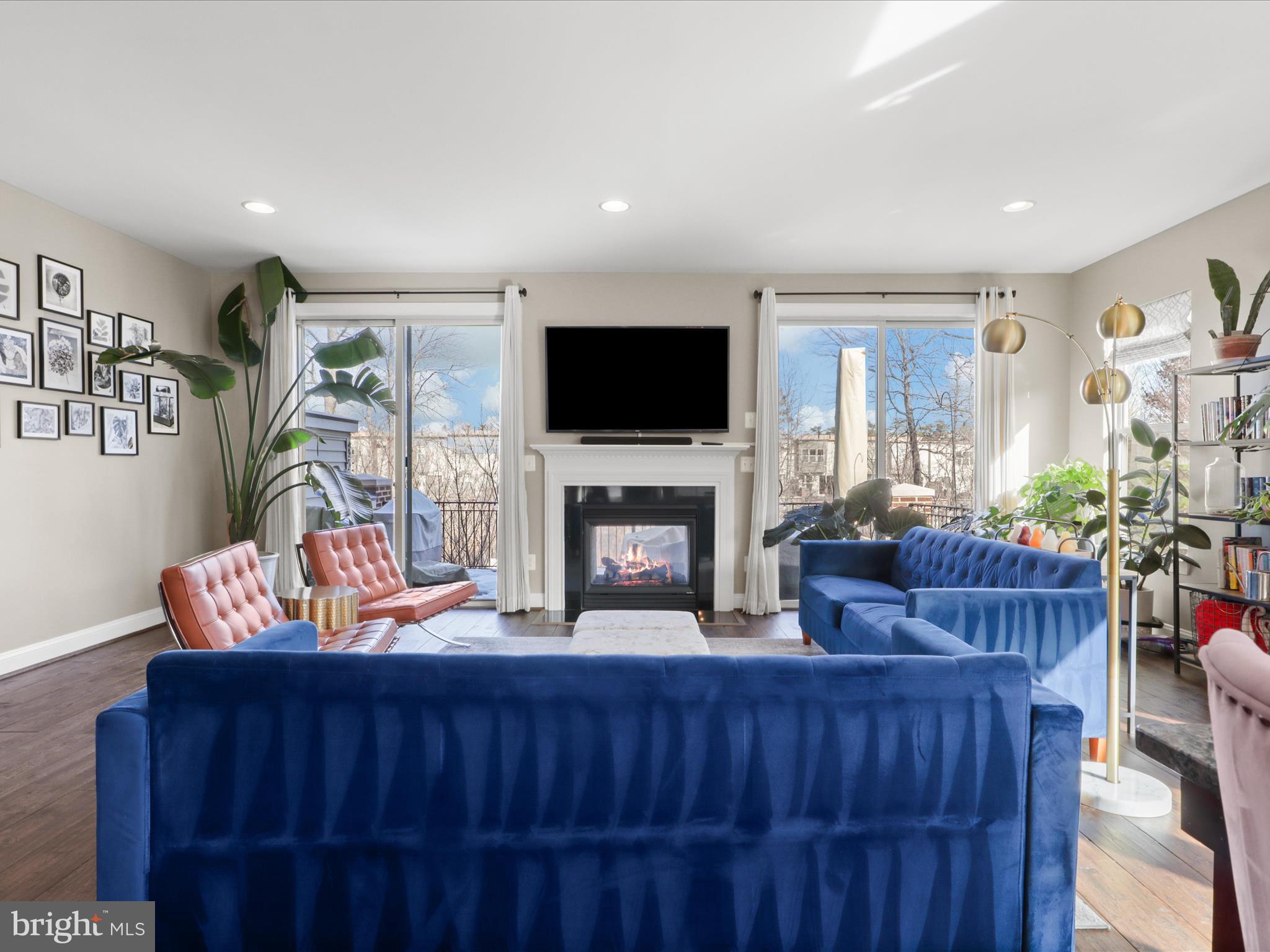 BRAMBLETON TOWN CENTER - Residential