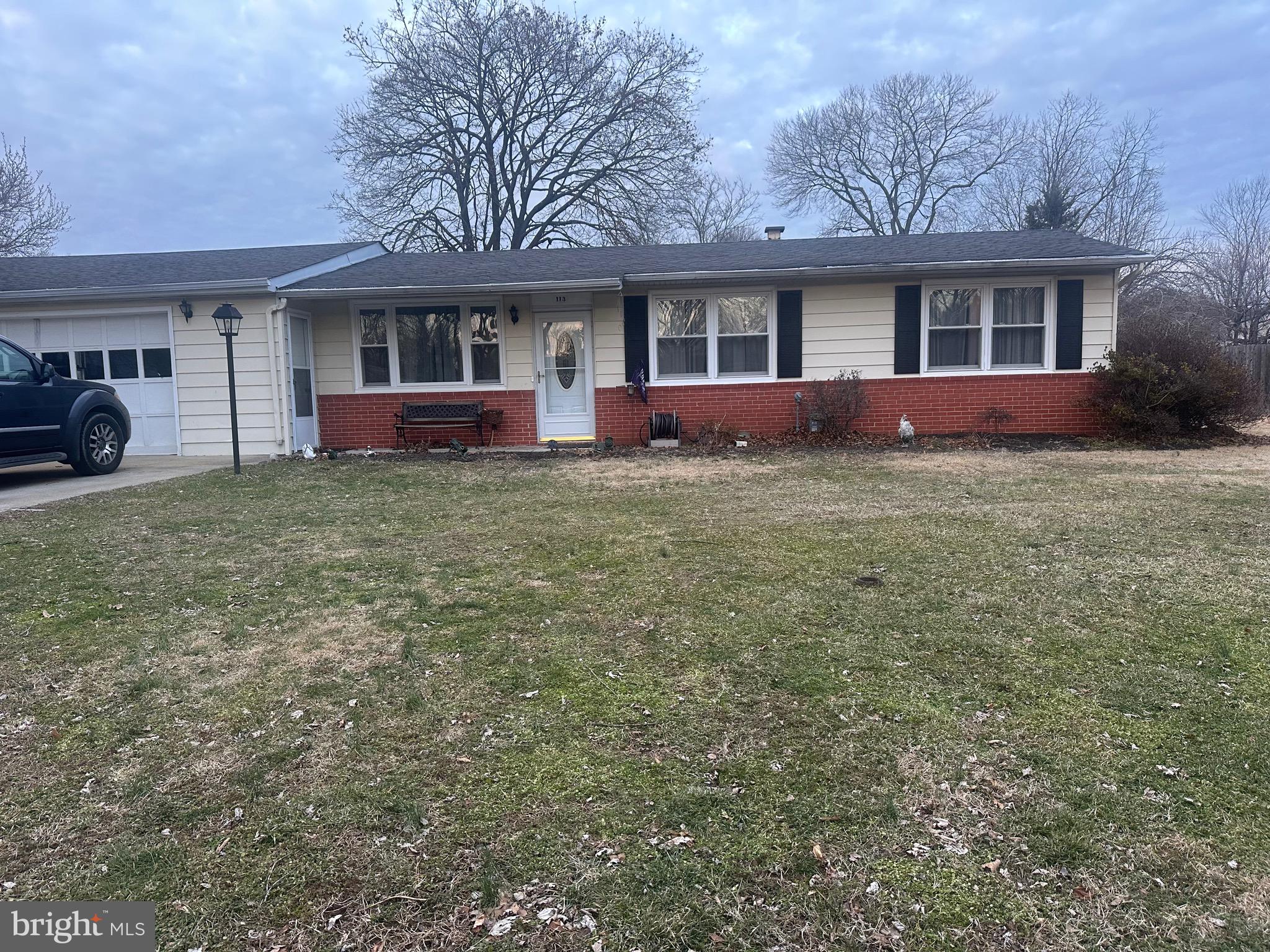 Welcome to this 3-bedroom, 1-bath rancher in Severn, MD! This home offers single-level living with great potential for customization and personal touches.
✨ Key Features:
✅ 3 Spacious Bedrooms, 1 Full Bath – A great layout with room to make it your own.
✅ Functional Kitchen – Ready for your updates and personal style.
✅ Generous Yard Space – Perfect for outdoor entertaining, gardening, or relaxing.
✅ Prime Location – Convenient access to Fort Meade, BWI, major highways, shopping, and dining.
This home is a great opportunity for first-time buyers, investors, or those looking to add their own touches. Don't miss out—schedule a showing today! 📞🔑