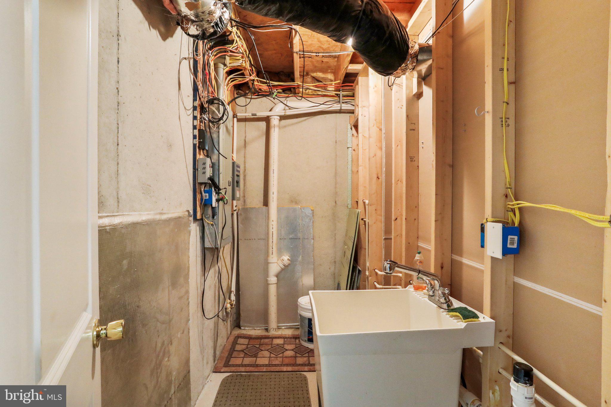 WOLF KNOB - Residential