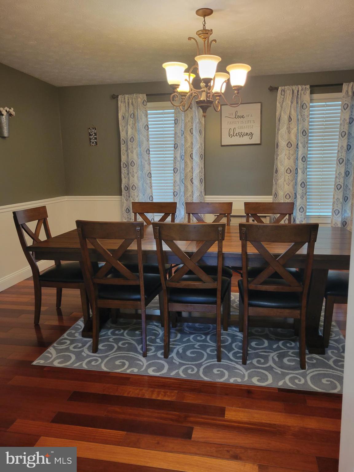 WOLF KNOB - Residential