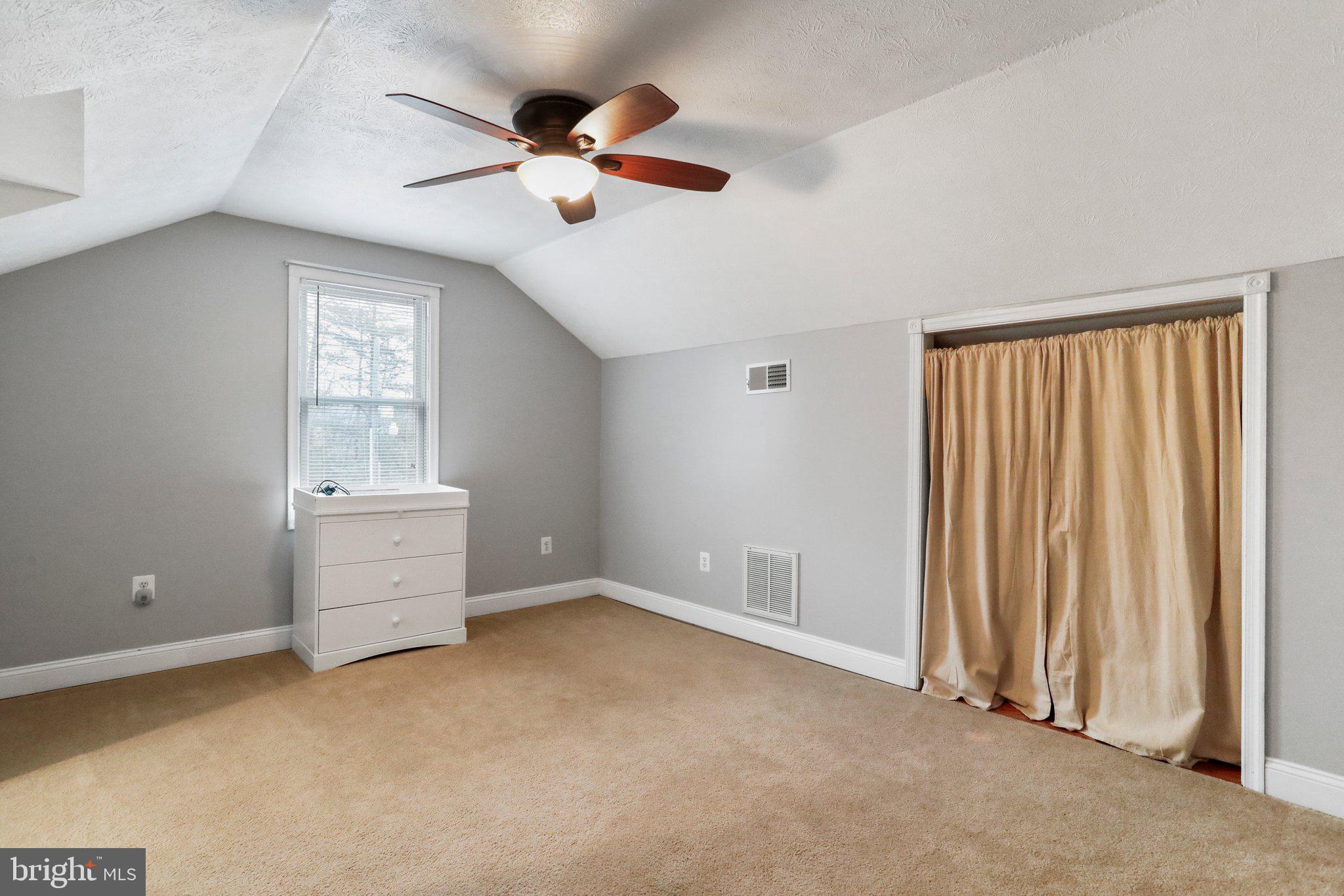 WOLF KNOB - Residential