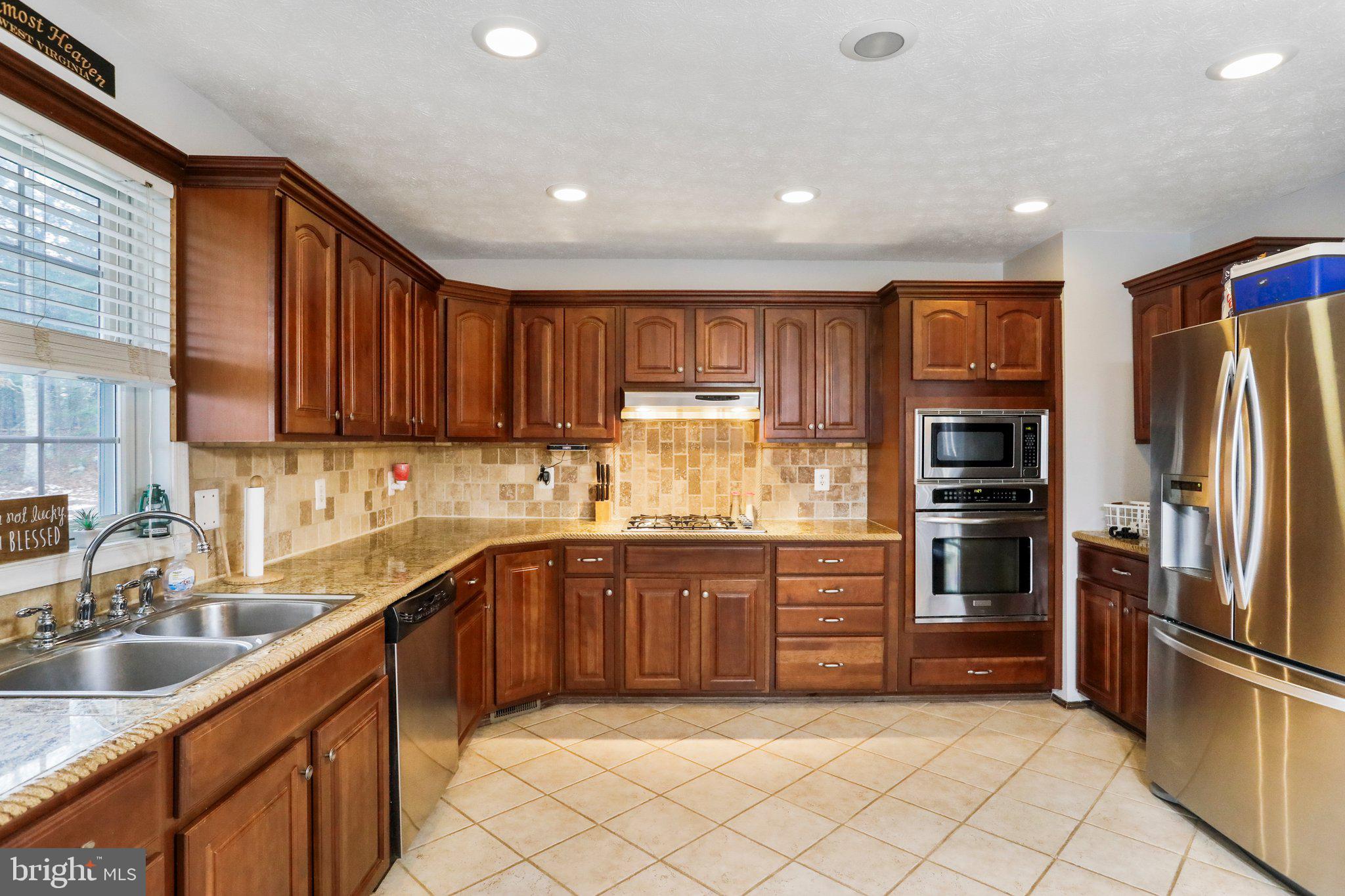 WOLF KNOB - Residential