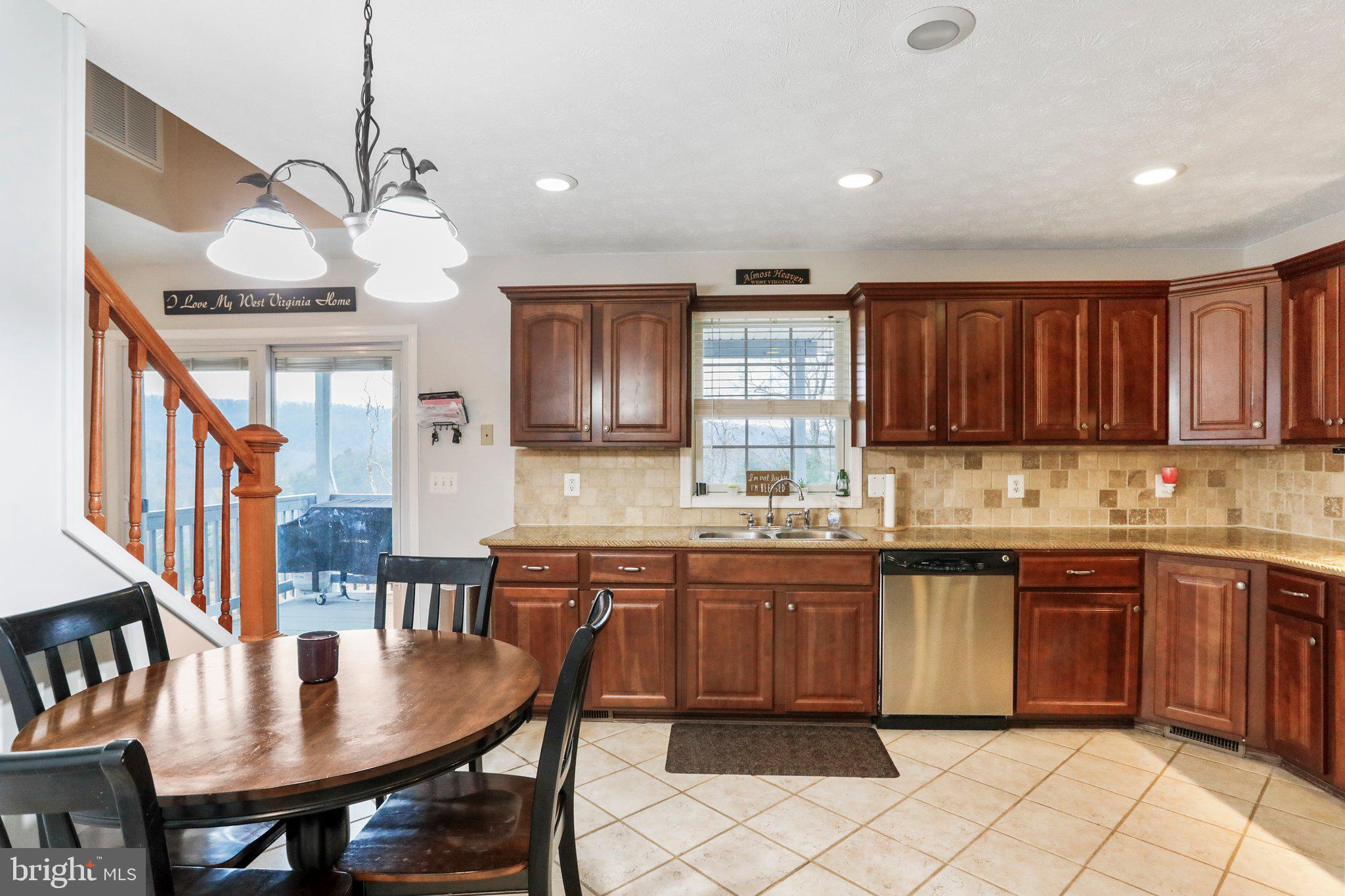 WOLF KNOB - Residential