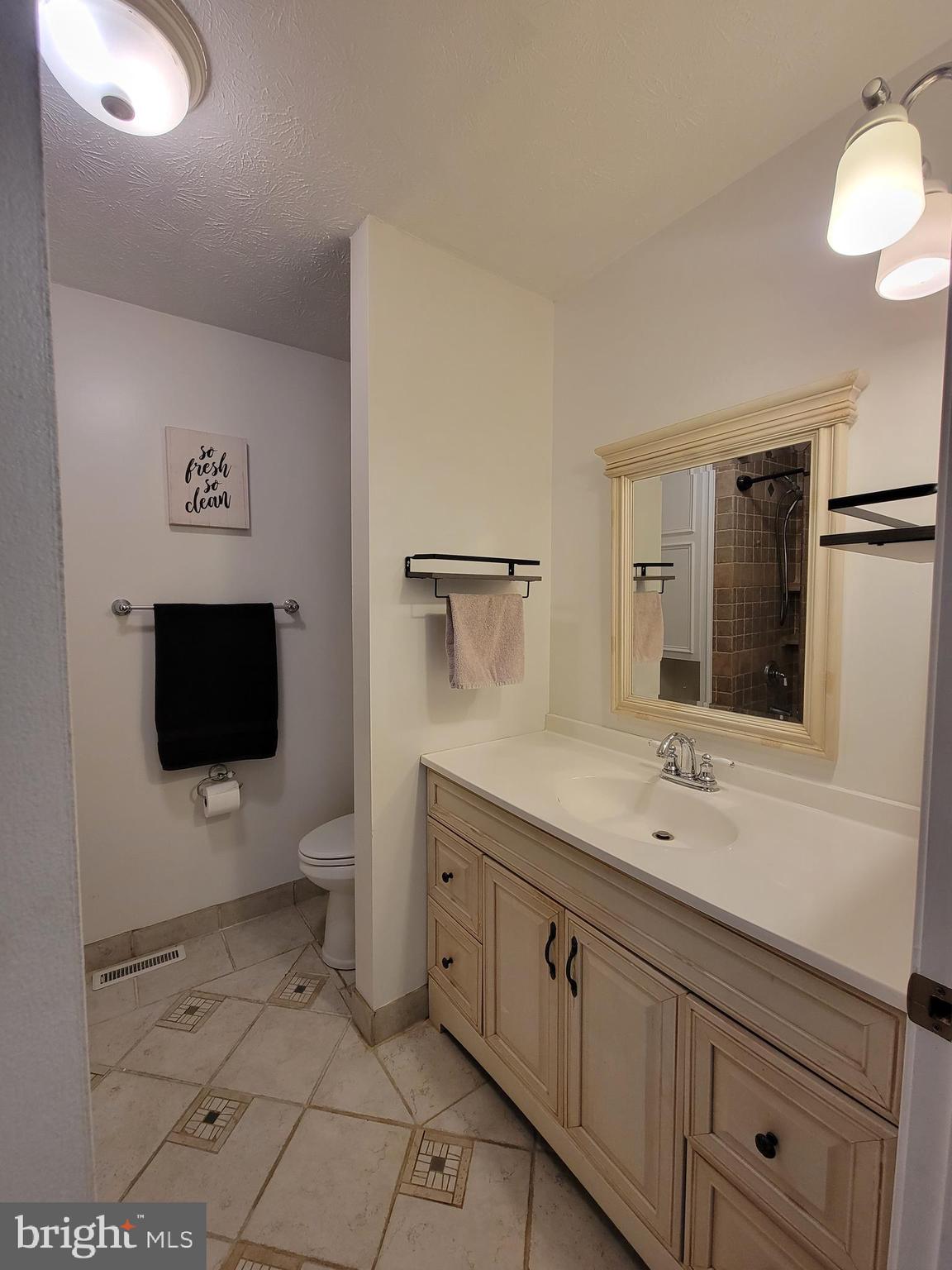 WOLF KNOB - Residential