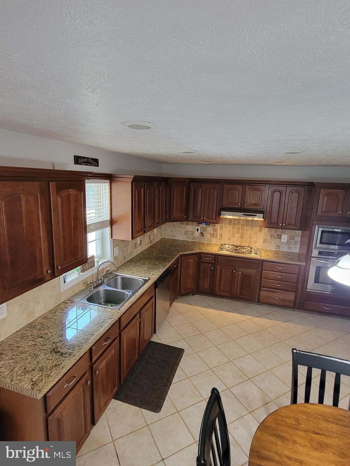 WOLF KNOB - Residential