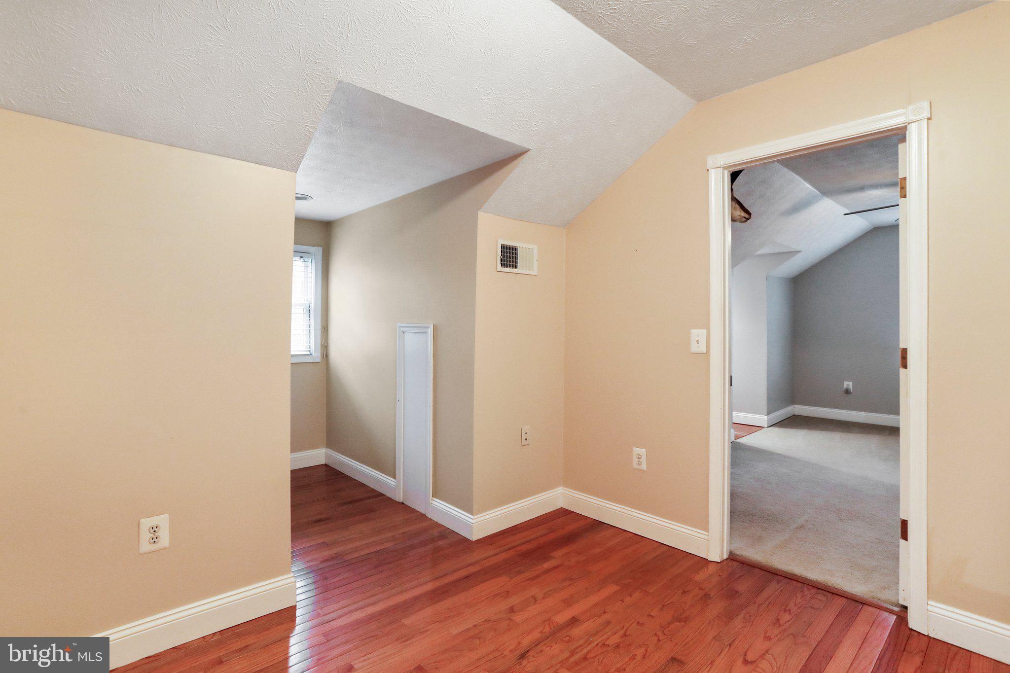 WOLF KNOB - Residential