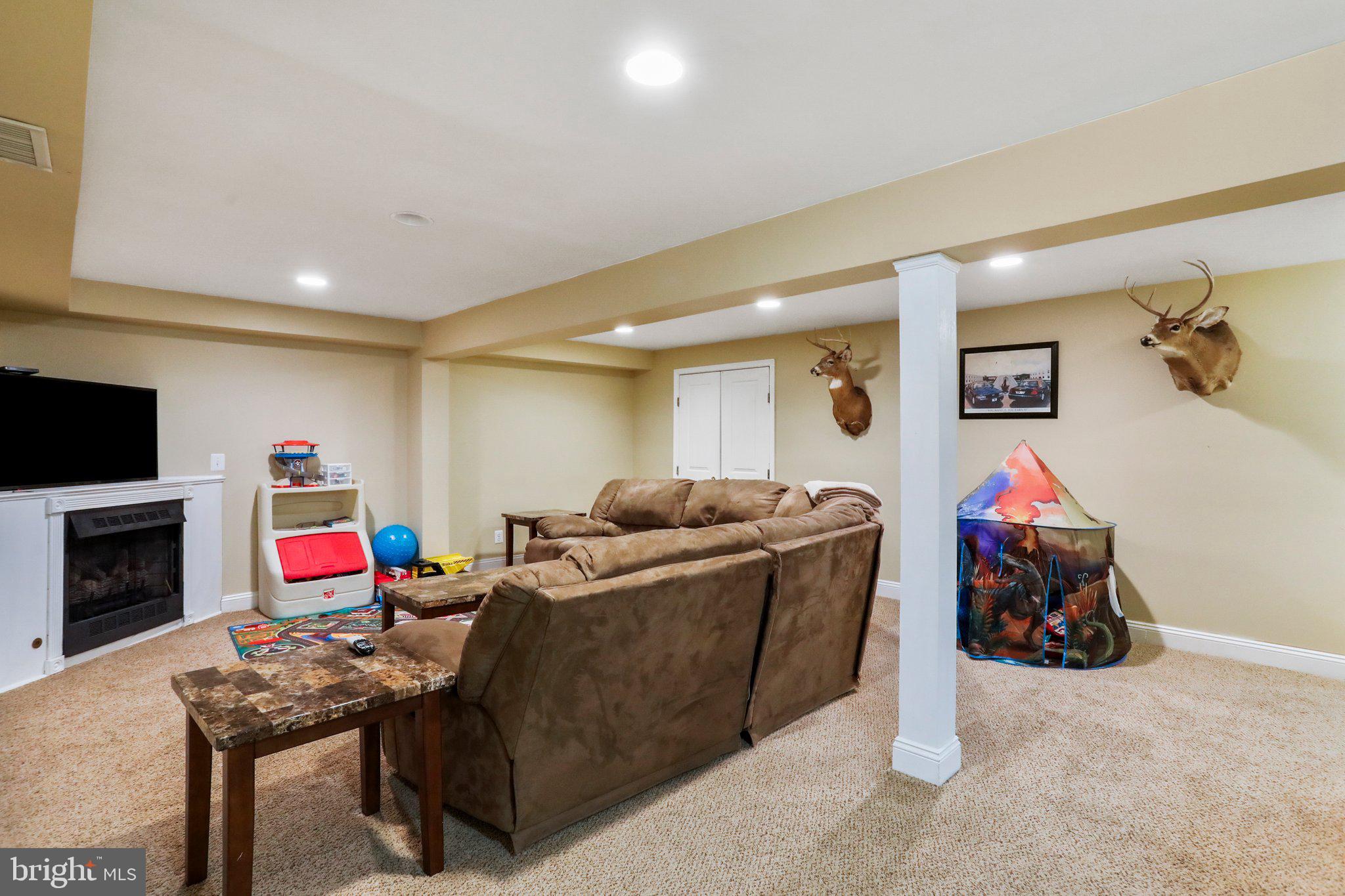 WOLF KNOB - Residential