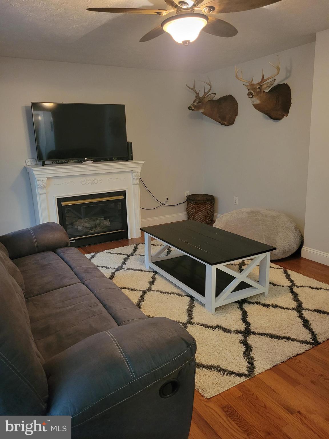 WOLF KNOB - Residential