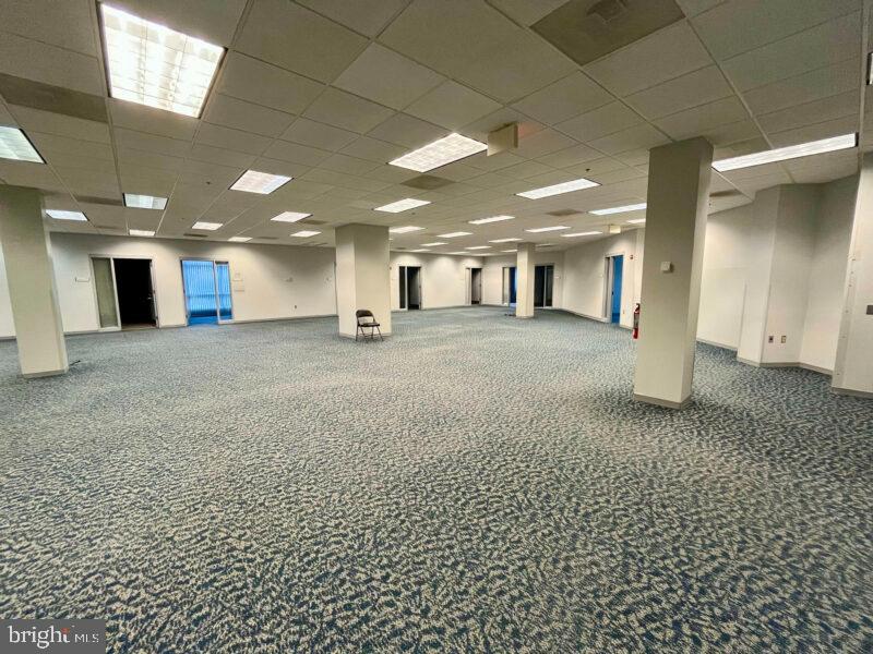 HOLABIRD - Commercial Lease
