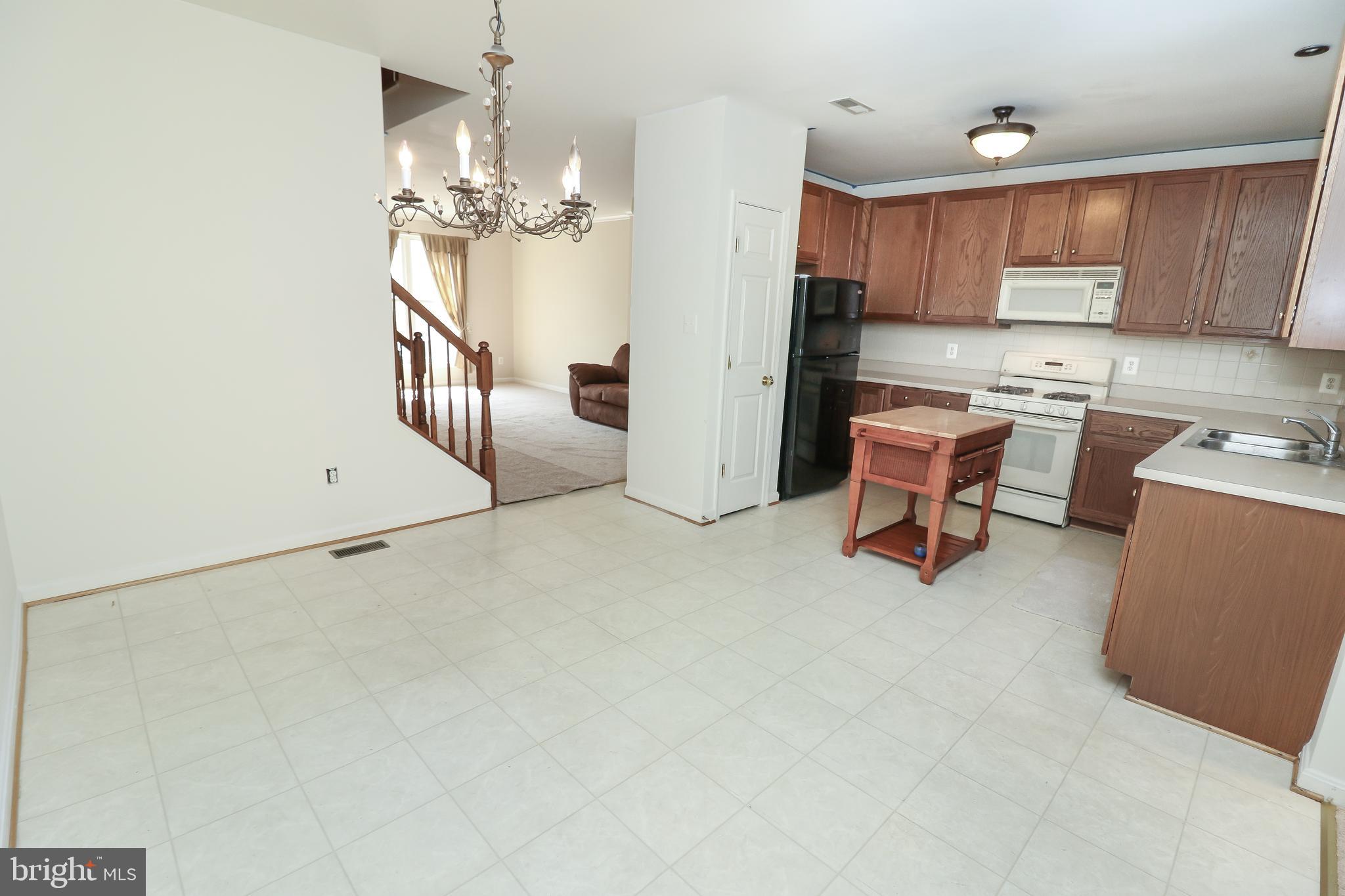 SOUTH RIDING - Residential Lease