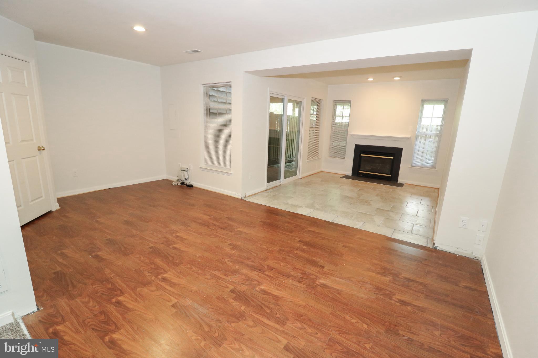 SOUTH RIDING - Residential Lease