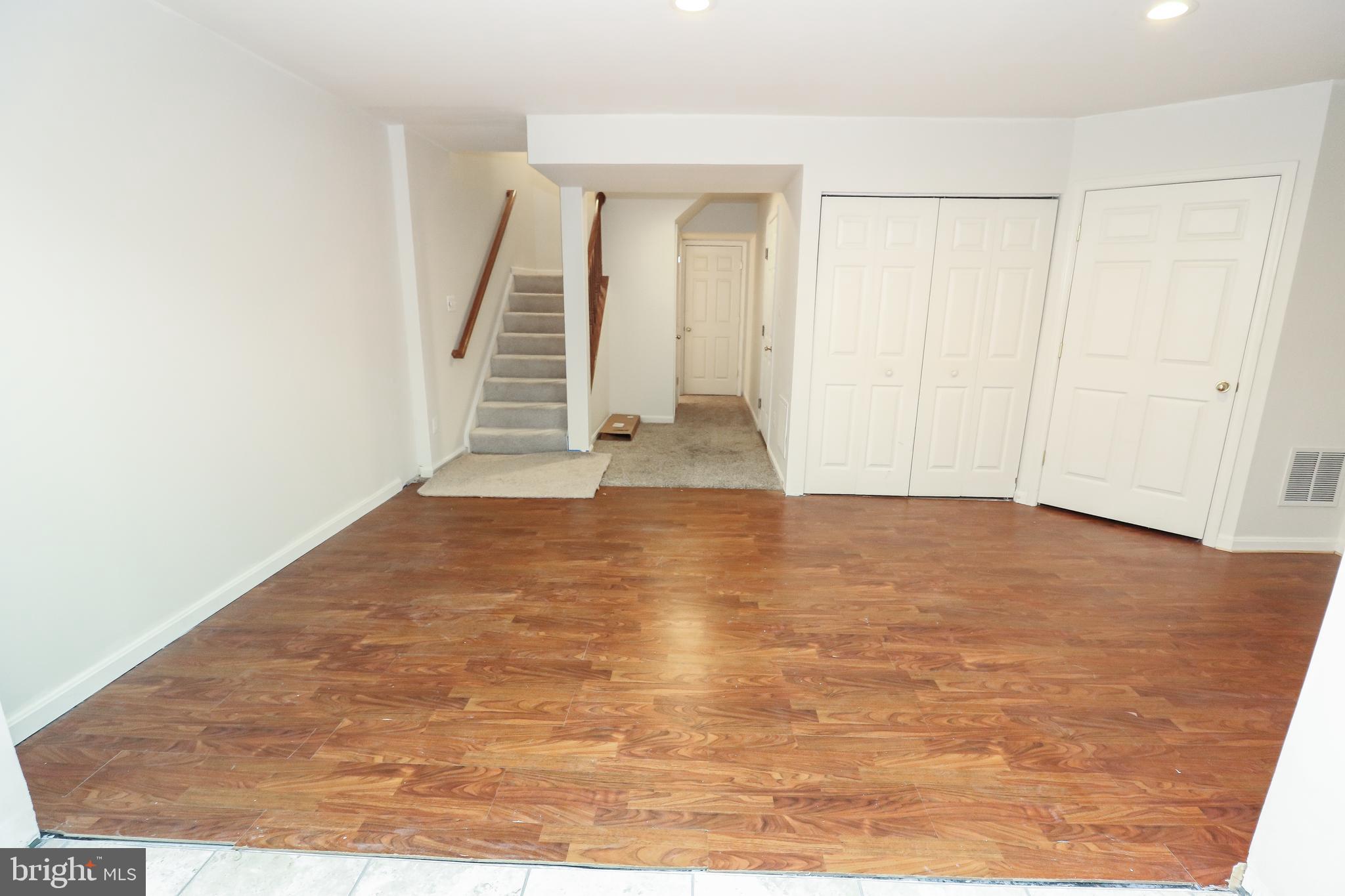 SOUTH RIDING - Residential Lease