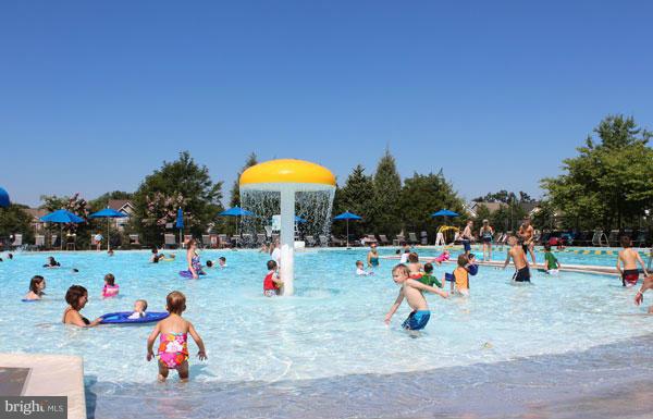 SOUTH RIDING - Residential Lease