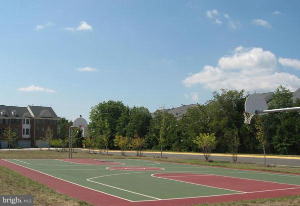 SOUTH RIDING - Residential Lease