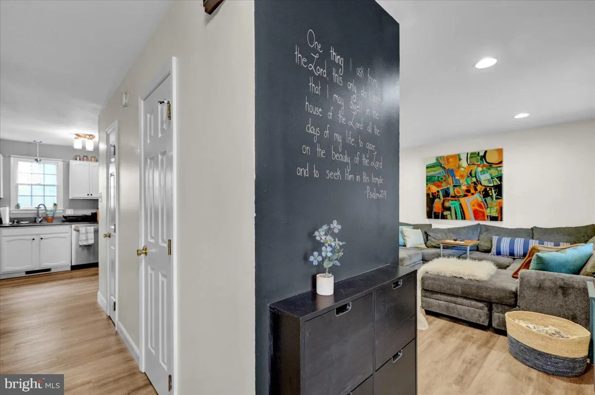 Lancaster, Pennsylvania 17603, United States, 3 Bedrooms Bedrooms, ,3 BathroomsBathrooms,Residential,Pending,111218