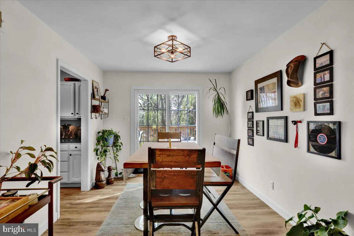 Lancaster, Pennsylvania 17603, United States, 3 Bedrooms Bedrooms, ,3 BathroomsBathrooms,Residential,Pending,111218