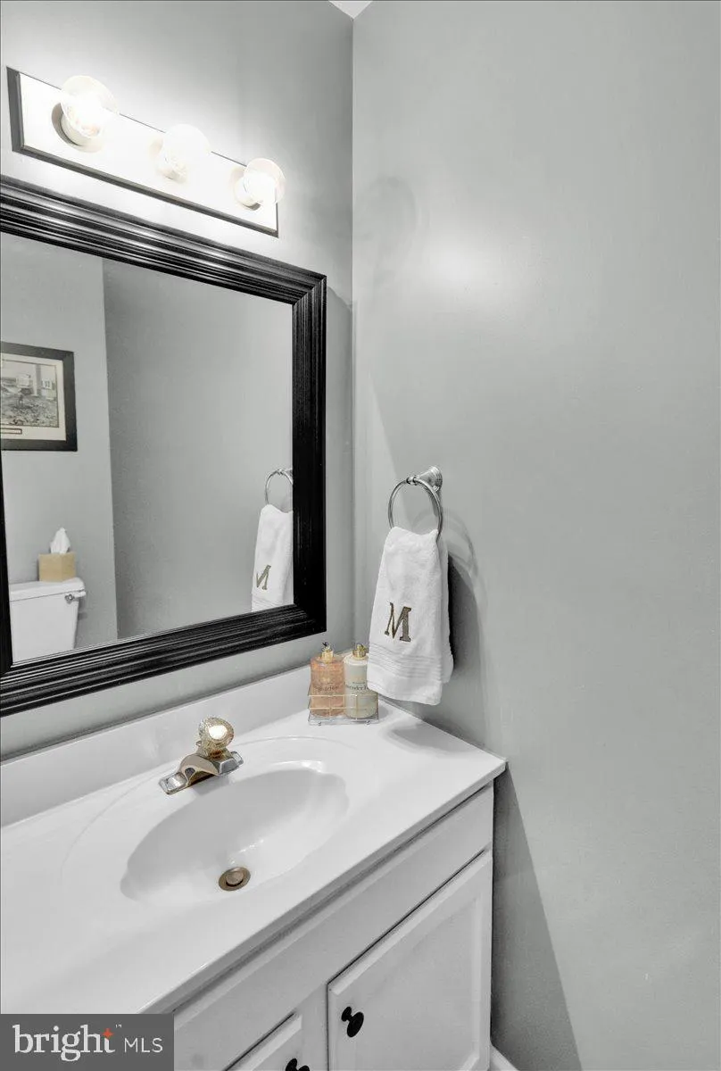 Lancaster, Pennsylvania 17603, United States, 3 Bedrooms Bedrooms, ,3 BathroomsBathrooms,Residential,Pending,111218