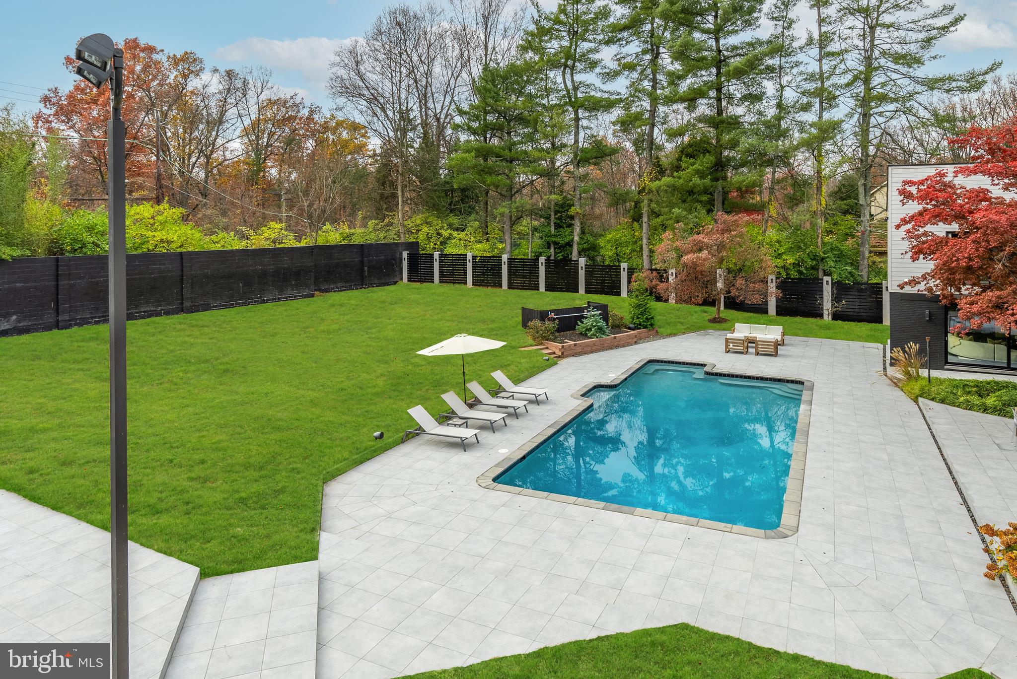 PT ROCKVILLE OUT RES - Residential