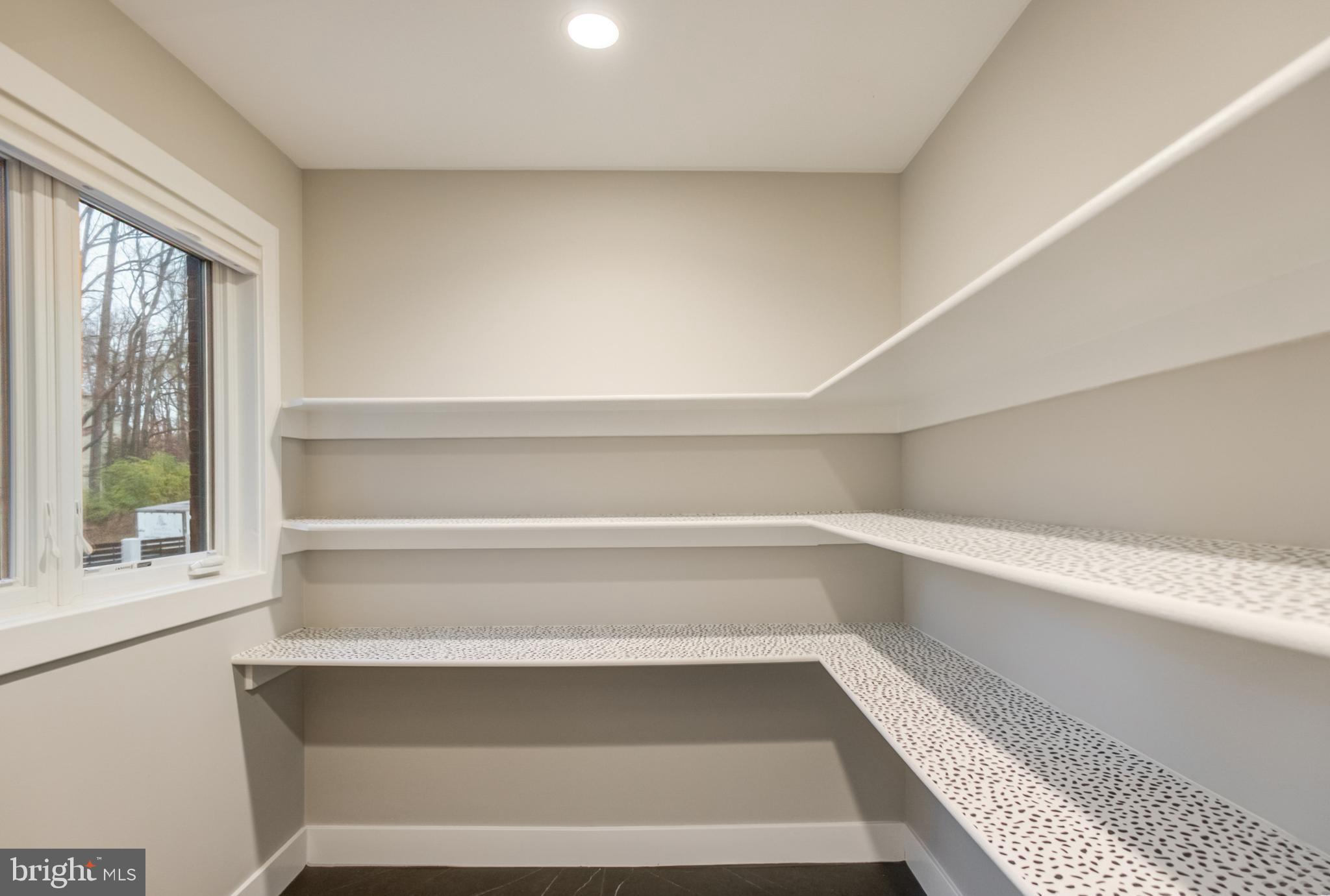 PT ROCKVILLE OUT RES - Residential