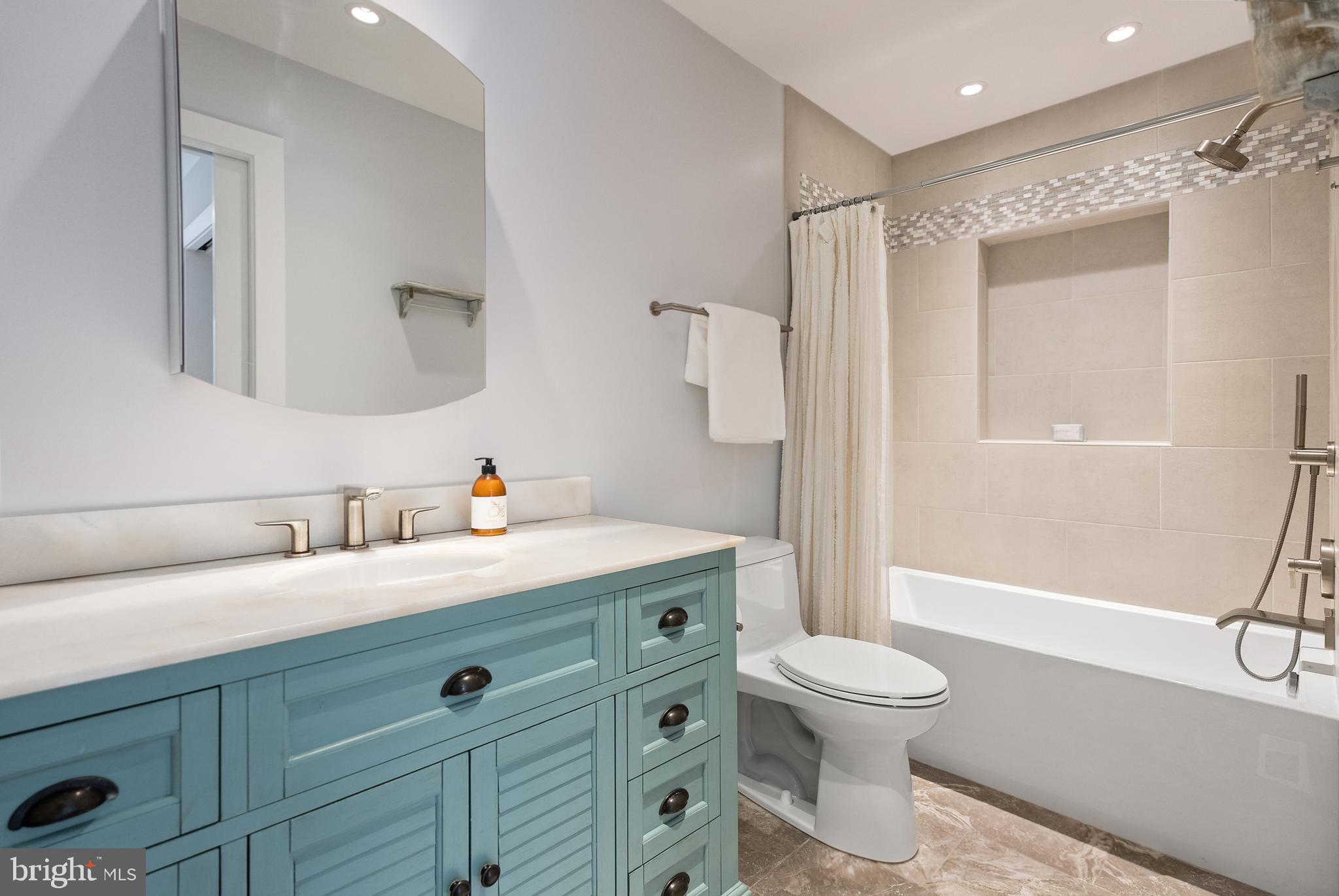 PT ROCKVILLE OUT RES - Residential