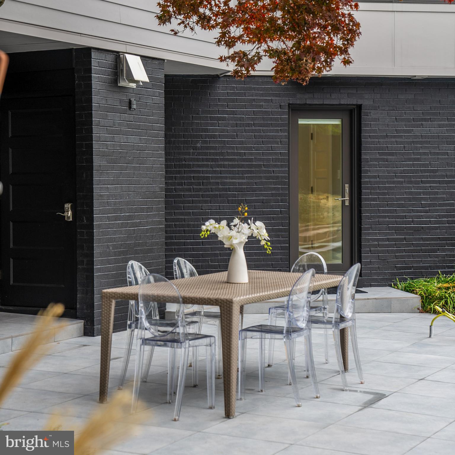 PT ROCKVILLE OUT RES - Residential