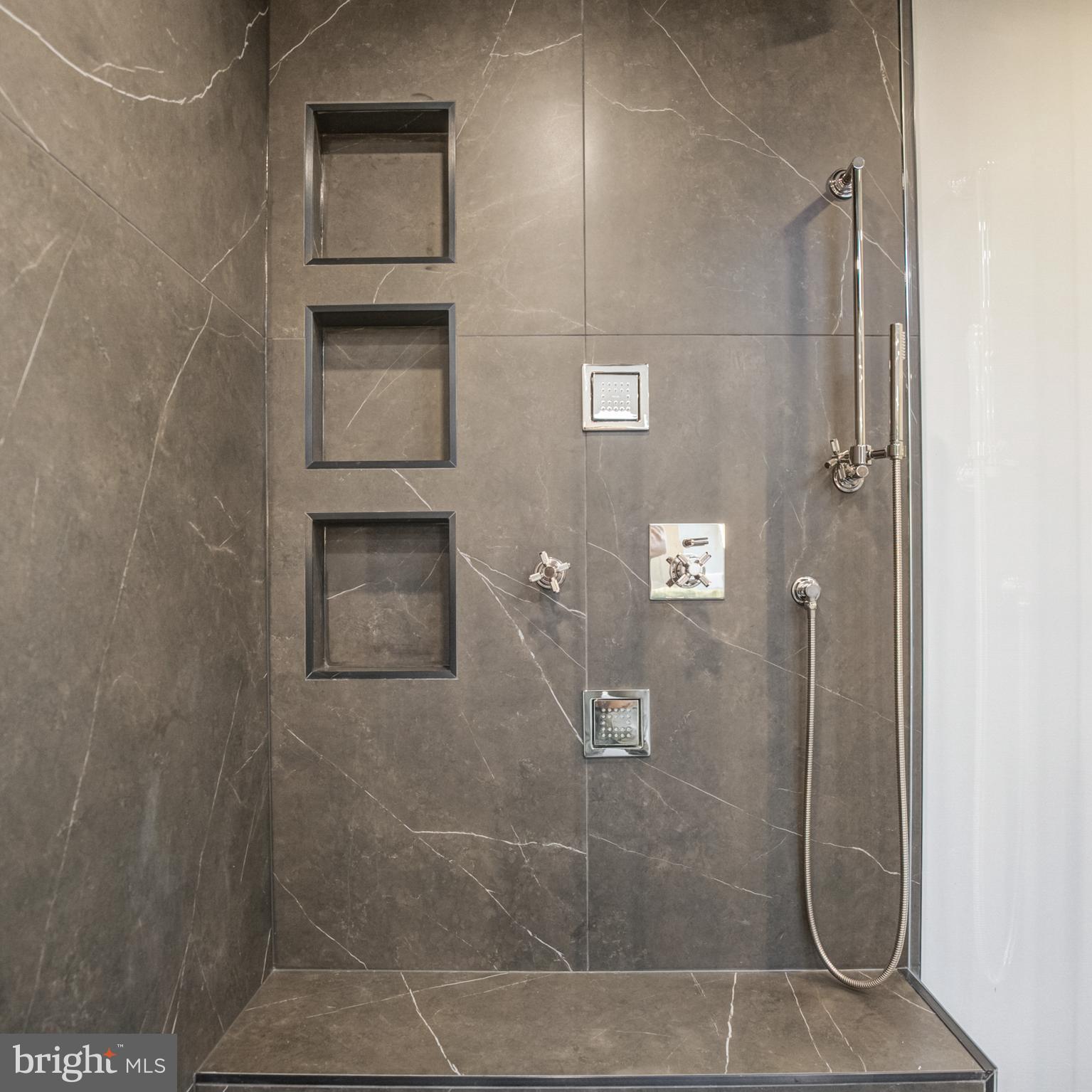 PT ROCKVILLE OUT RES - Residential