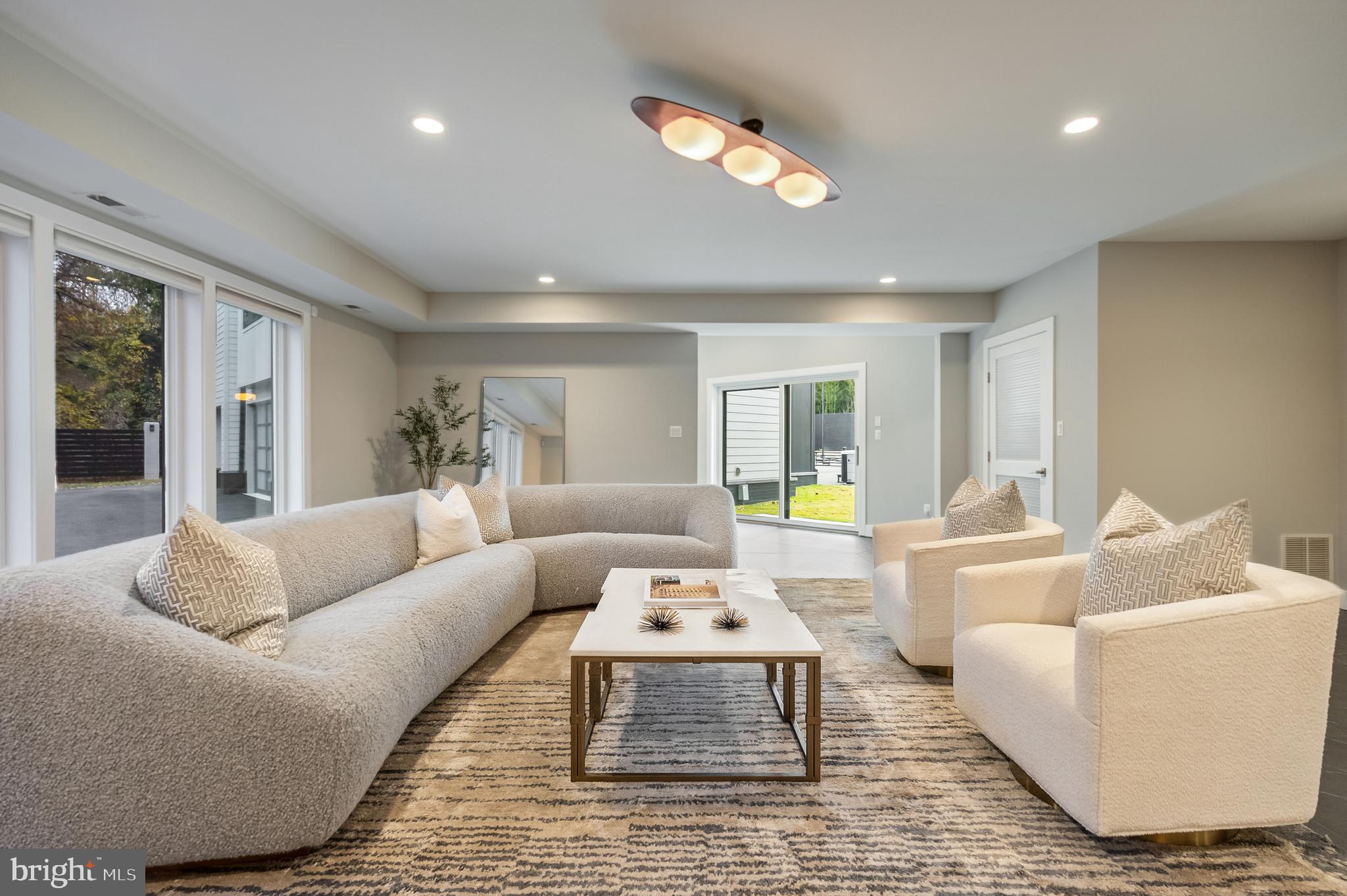 PT ROCKVILLE OUT RES - Residential