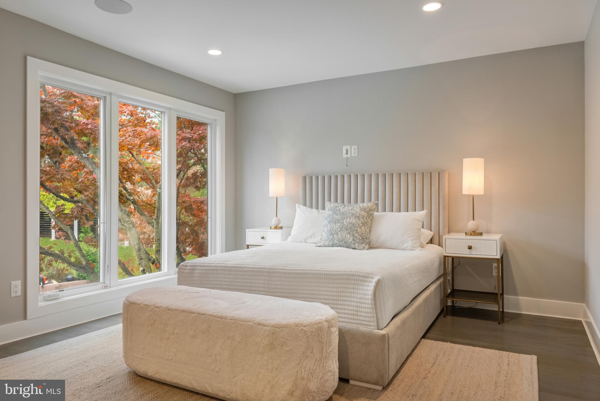 PT ROCKVILLE OUT RES - Residential