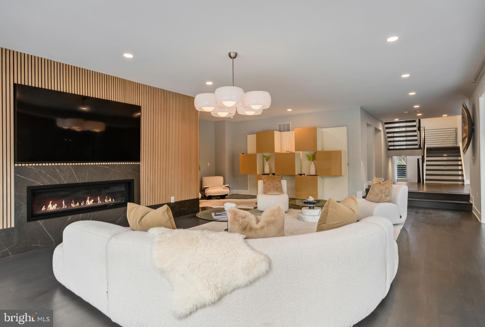 PT ROCKVILLE OUT RES - Residential