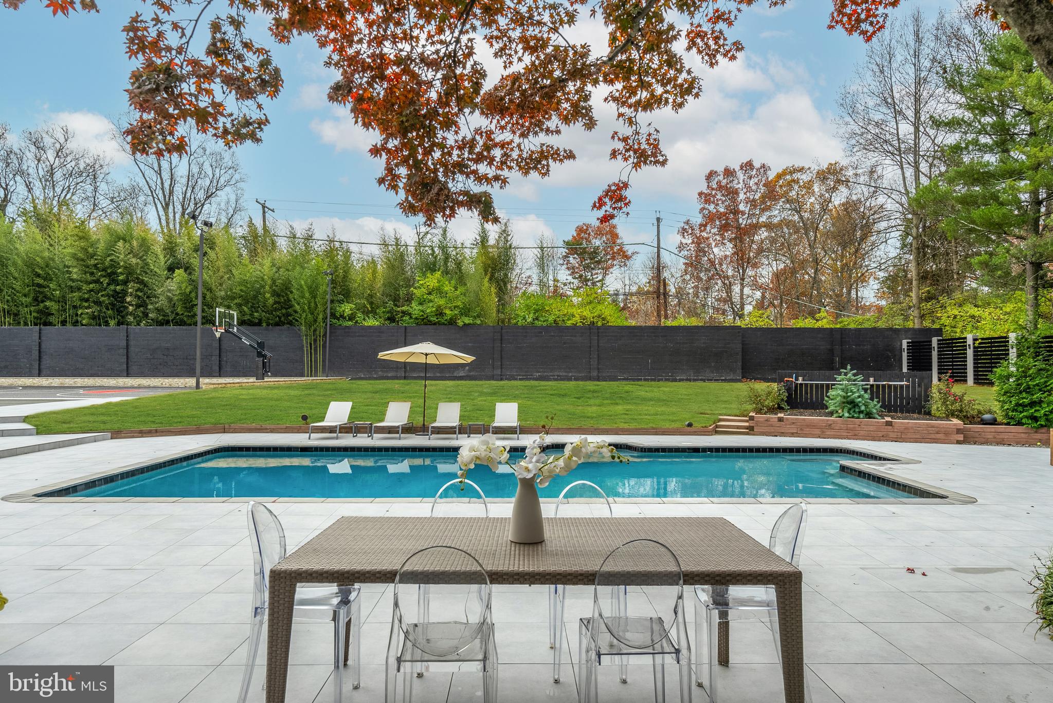 PT ROCKVILLE OUT RES - Residential