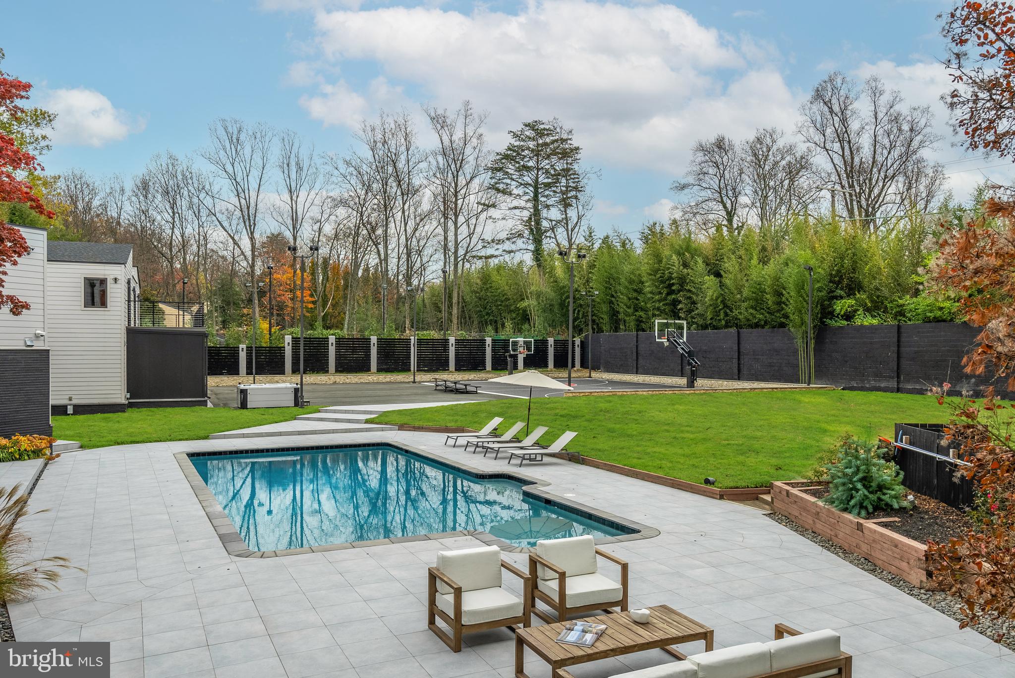 PT ROCKVILLE OUT RES - Residential