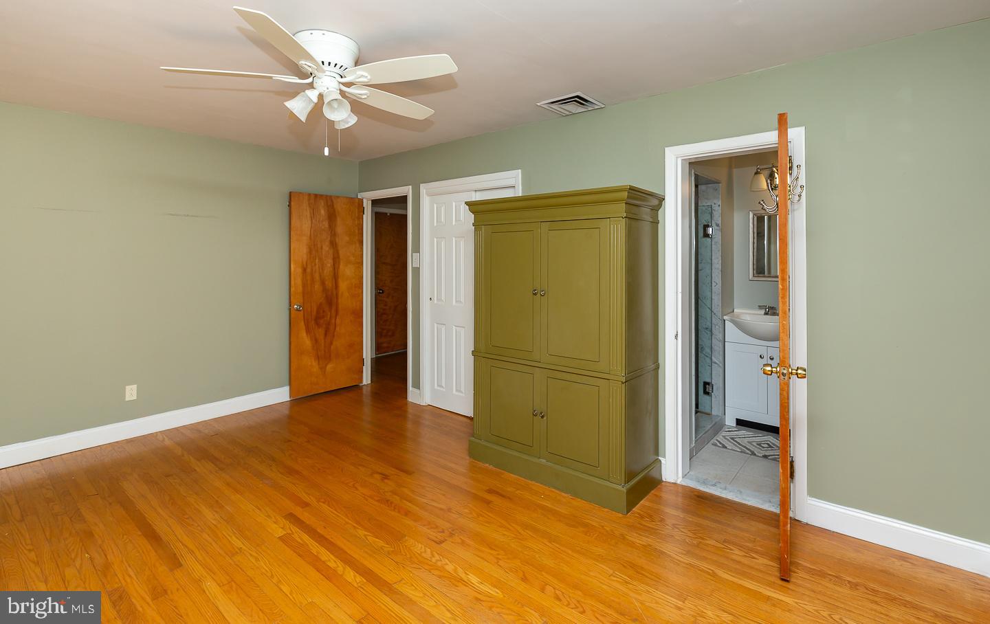 MERWOOD PARK - Residential Lease