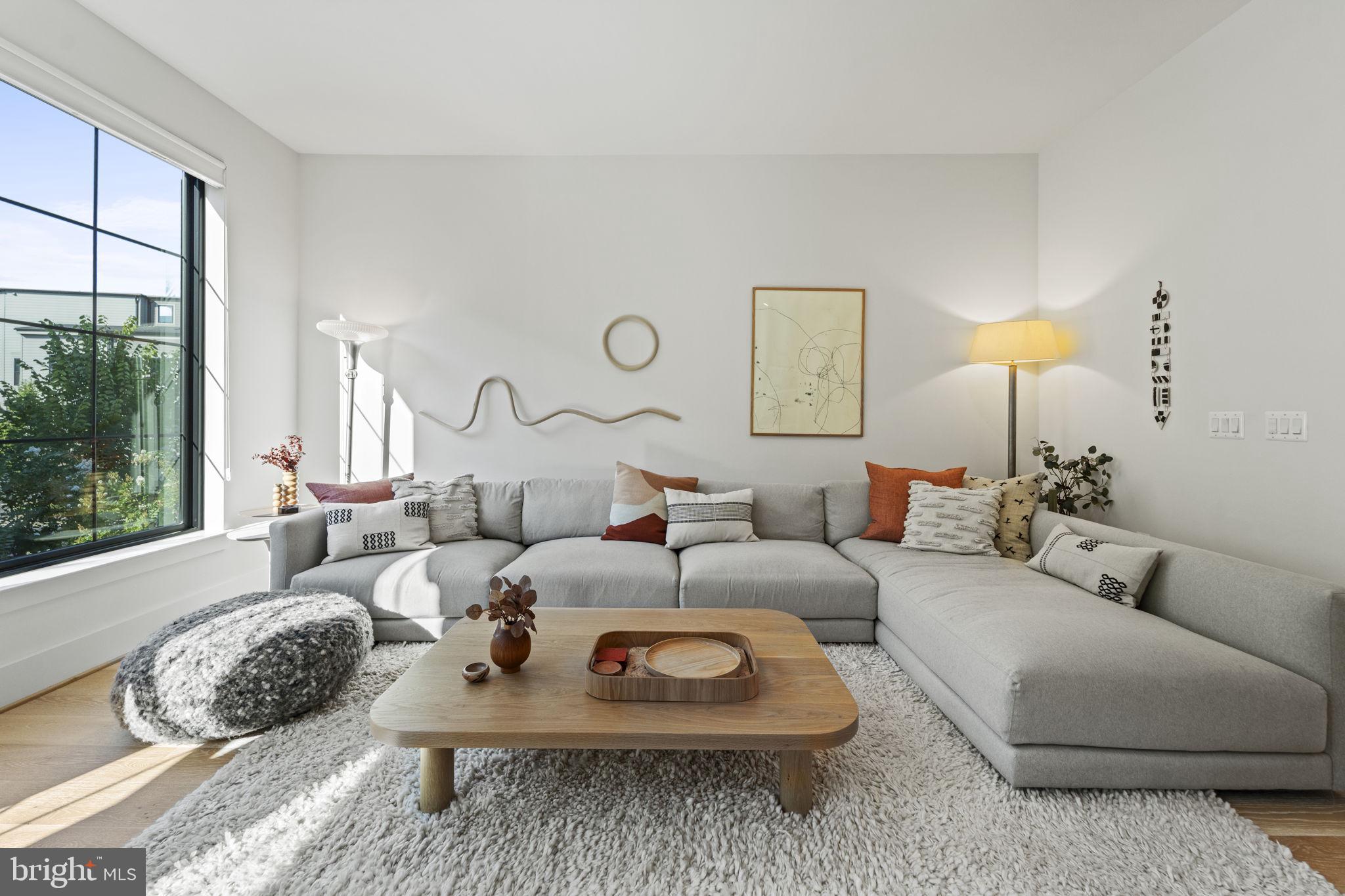 ONE LOUDOUN - Residential