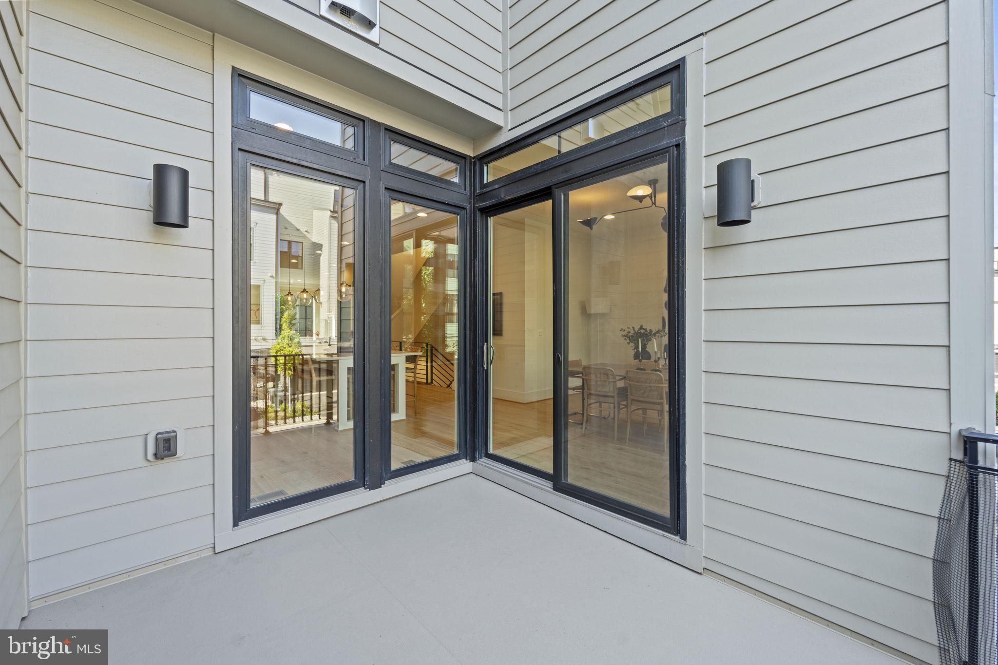 ONE LOUDOUN - Residential