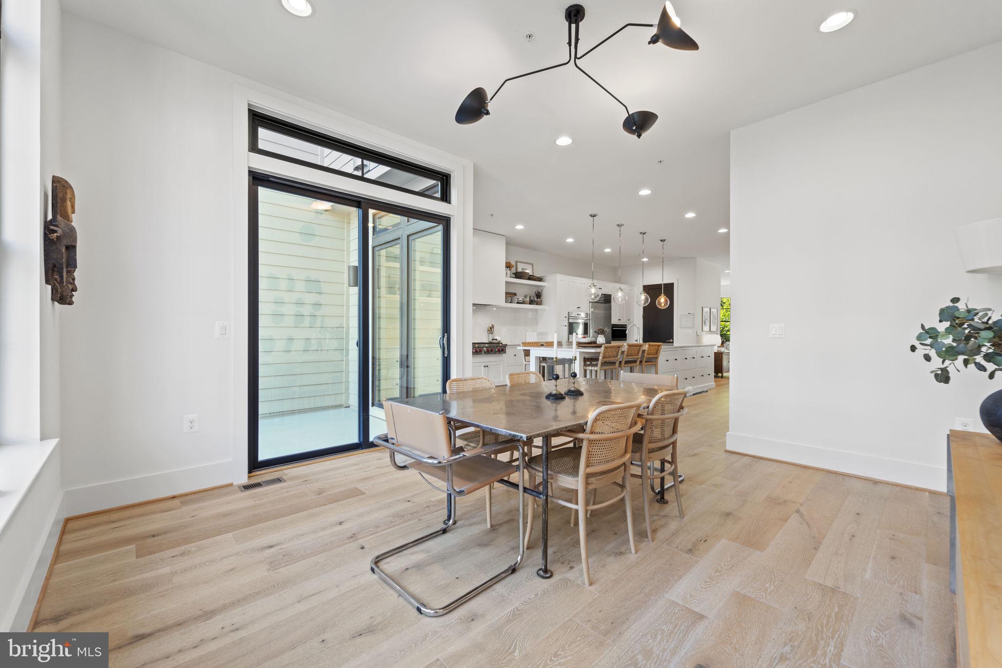 ONE LOUDOUN - Residential