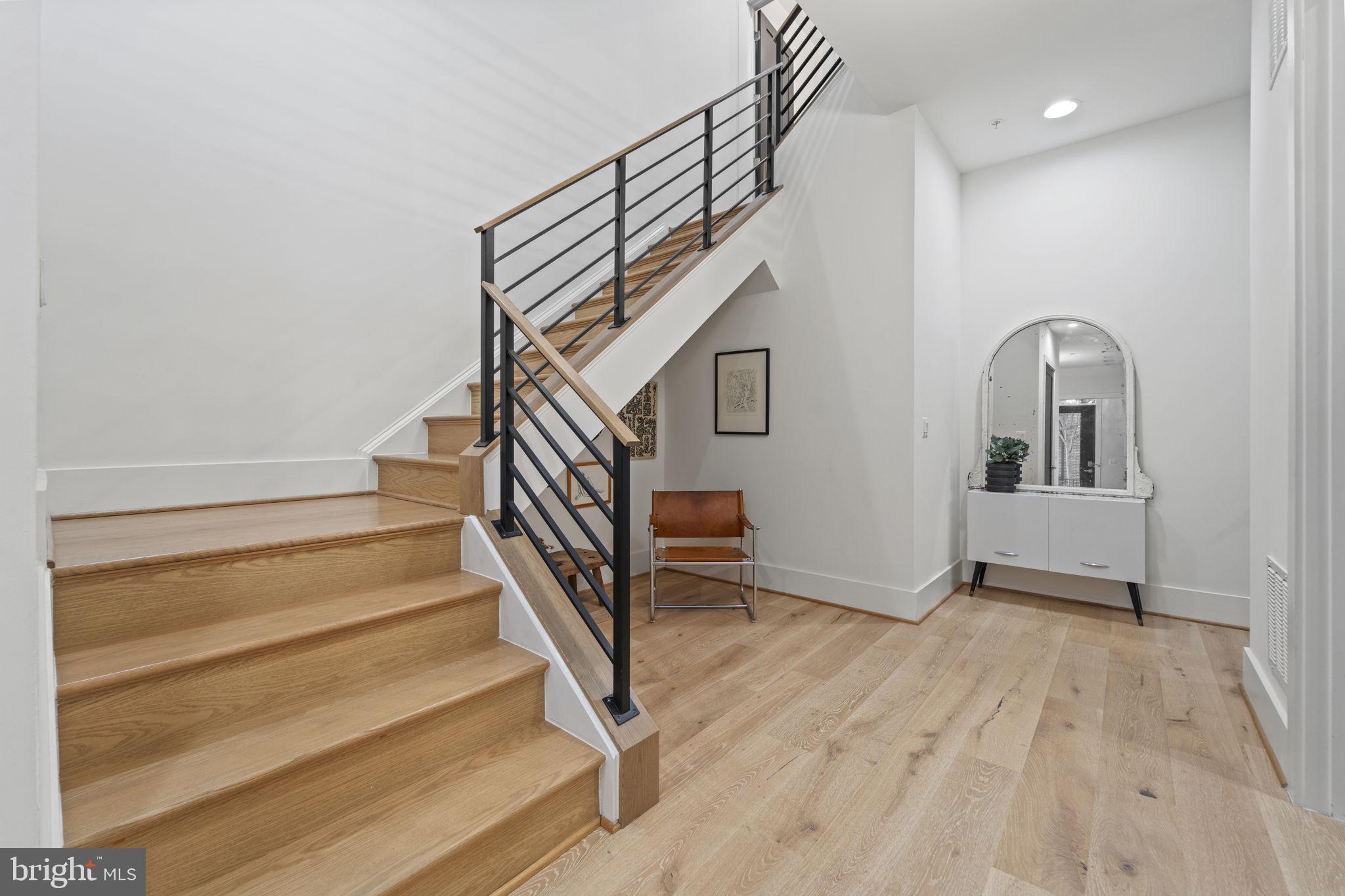 ONE LOUDOUN - Residential