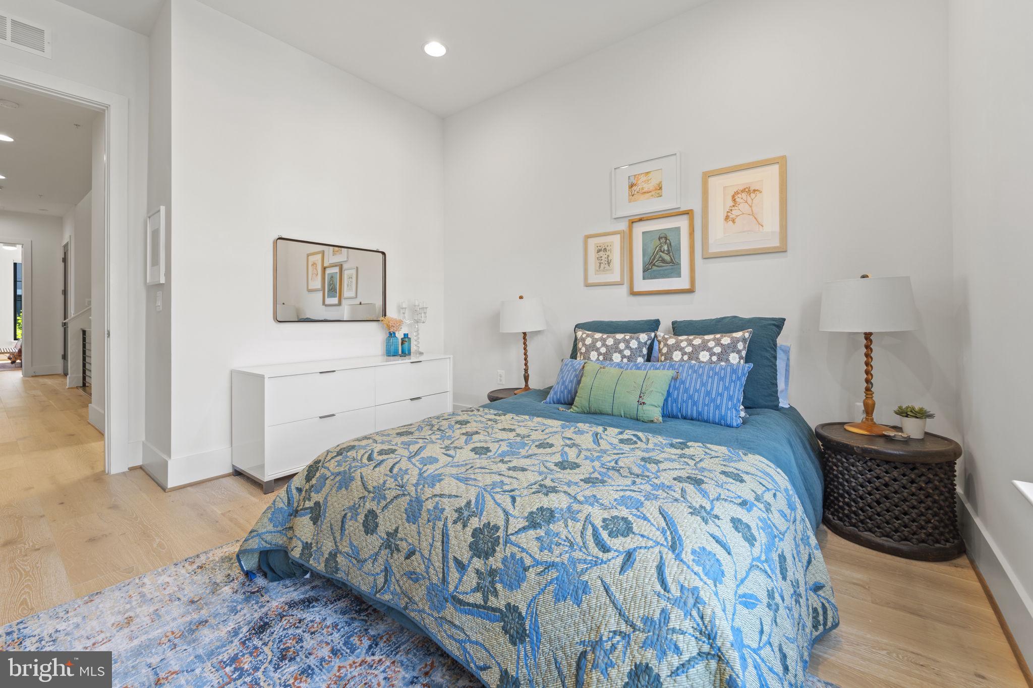 ONE LOUDOUN - Residential