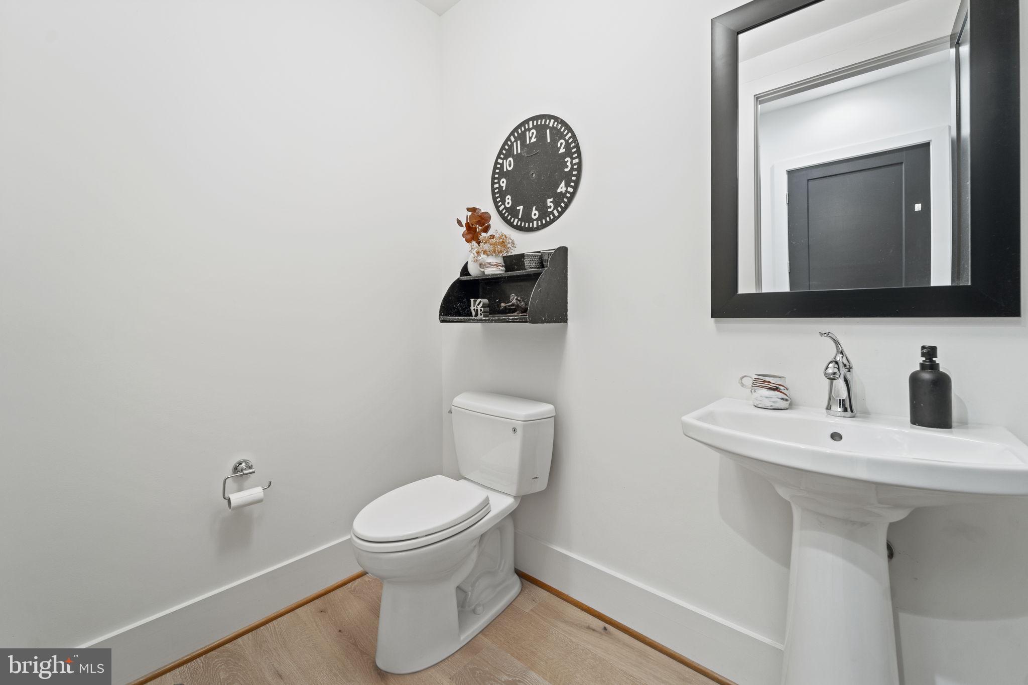 ONE LOUDOUN - Residential