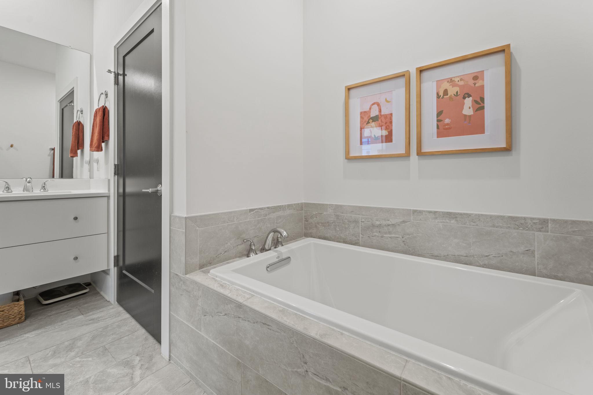 ONE LOUDOUN - Residential