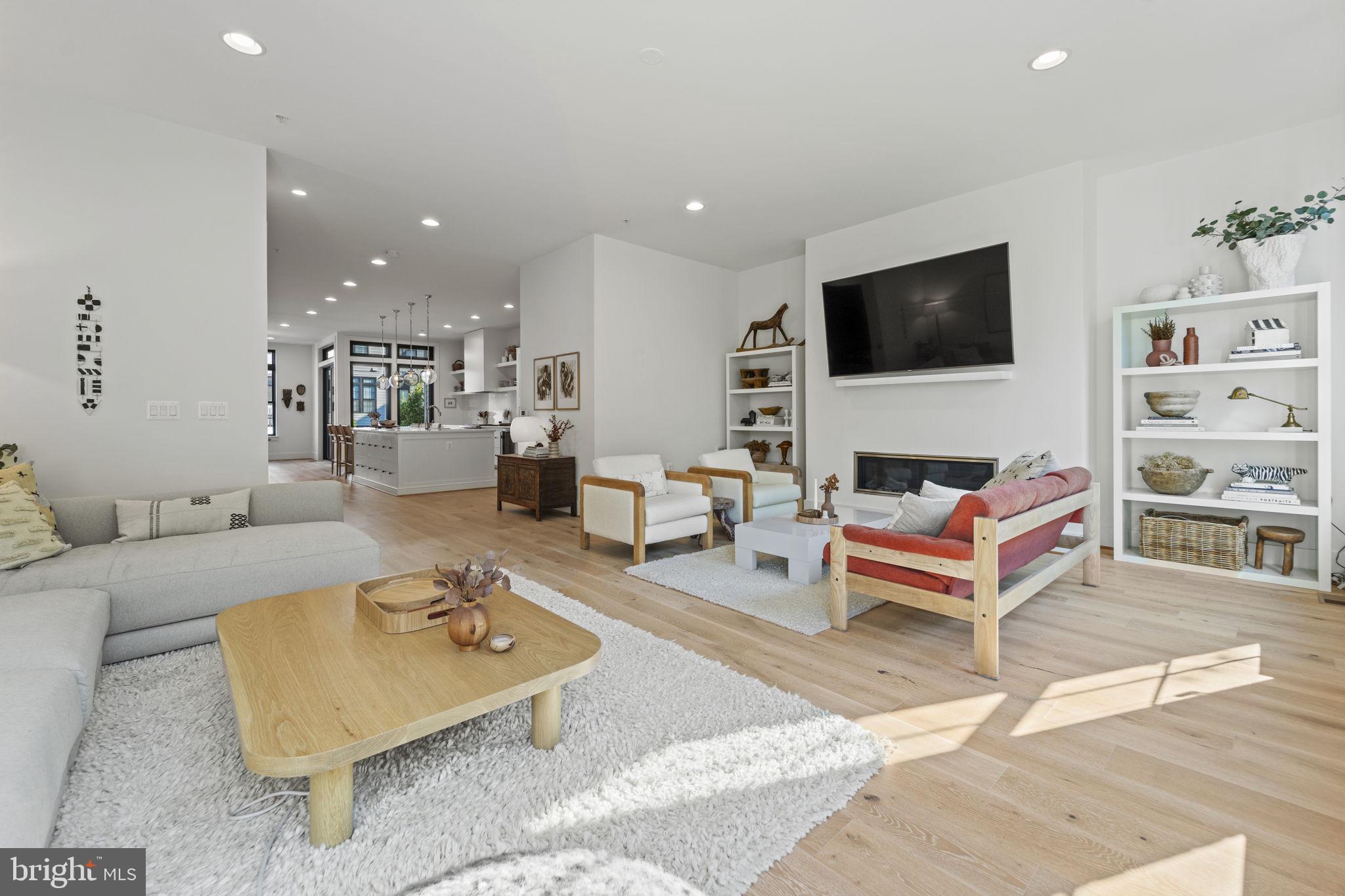 ONE LOUDOUN - Residential