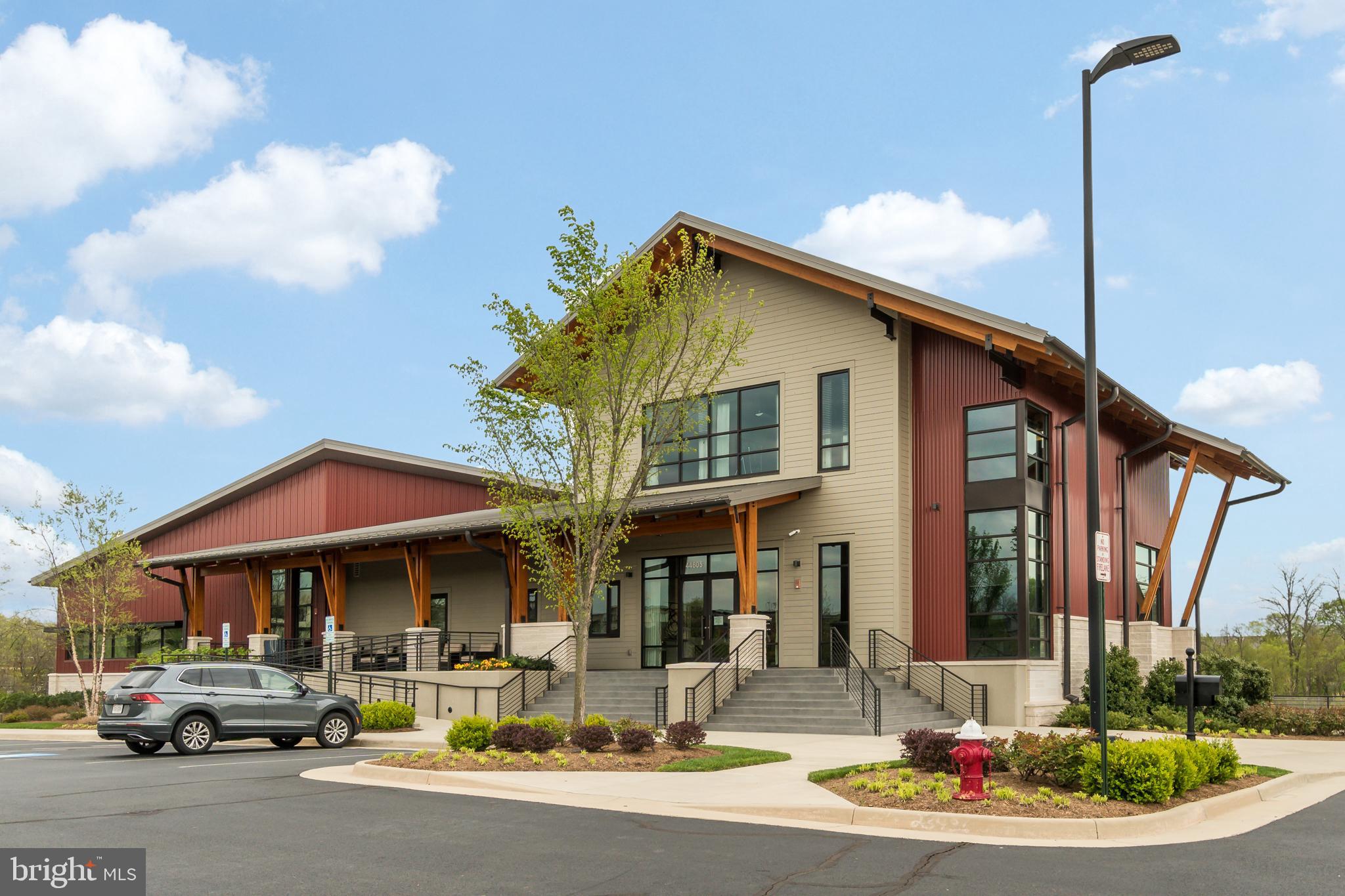 ONE LOUDOUN - Residential