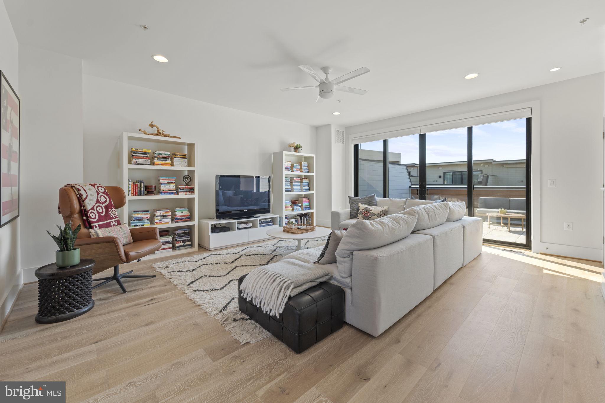 ONE LOUDOUN - Residential