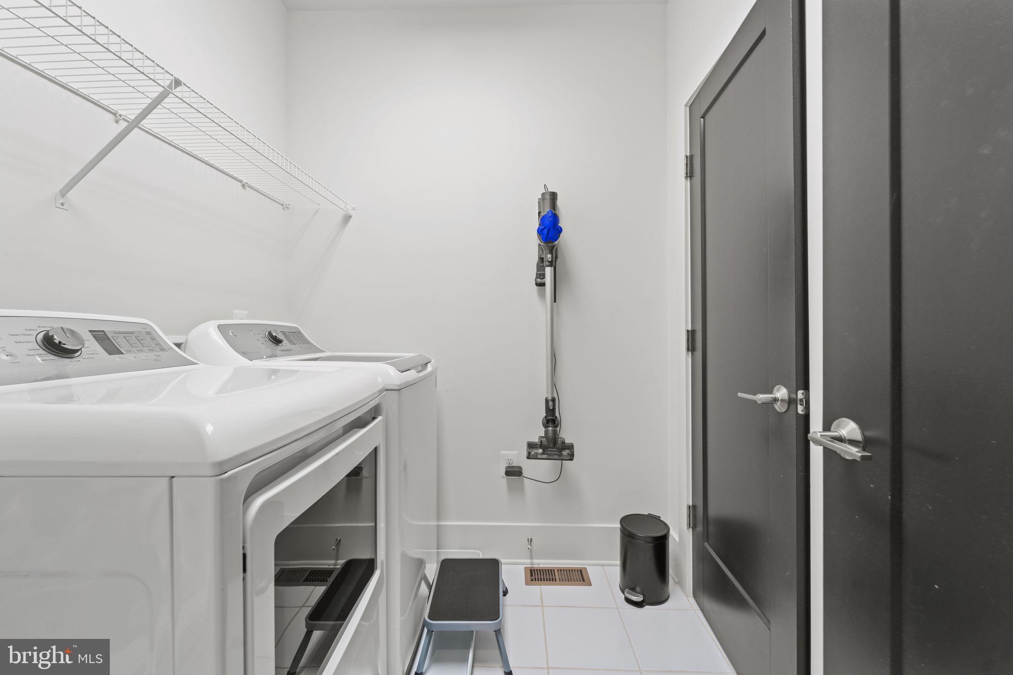 ONE LOUDOUN - Residential