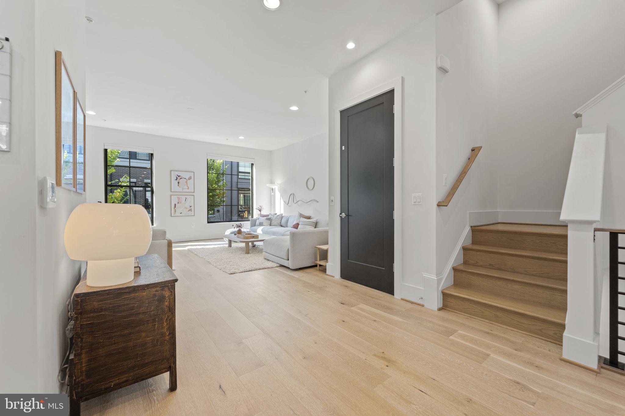 ONE LOUDOUN - Residential