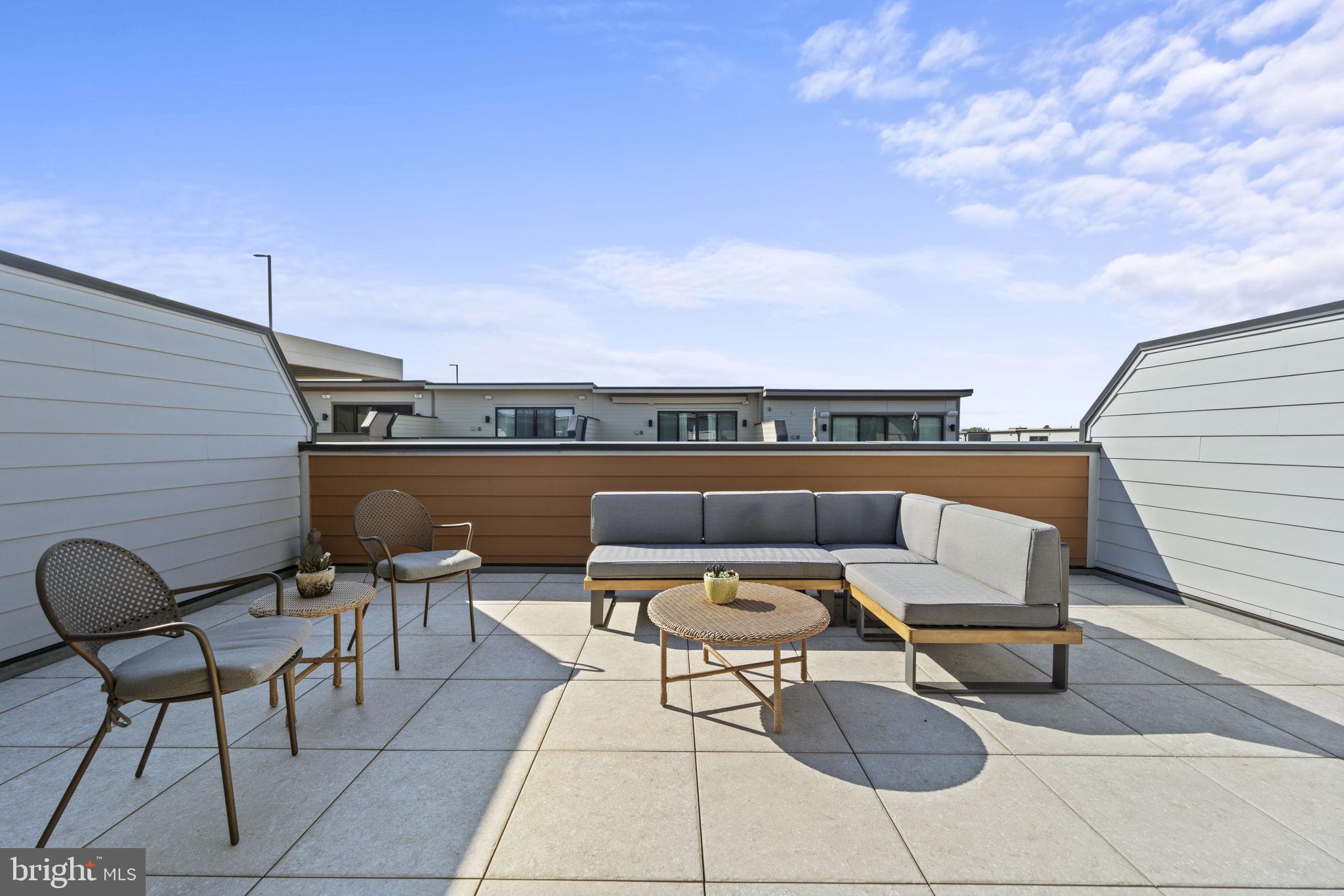 ONE LOUDOUN - Residential