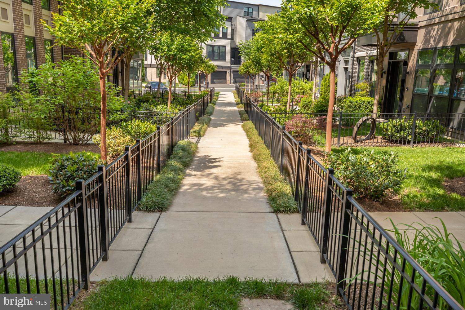 ONE LOUDOUN - Residential