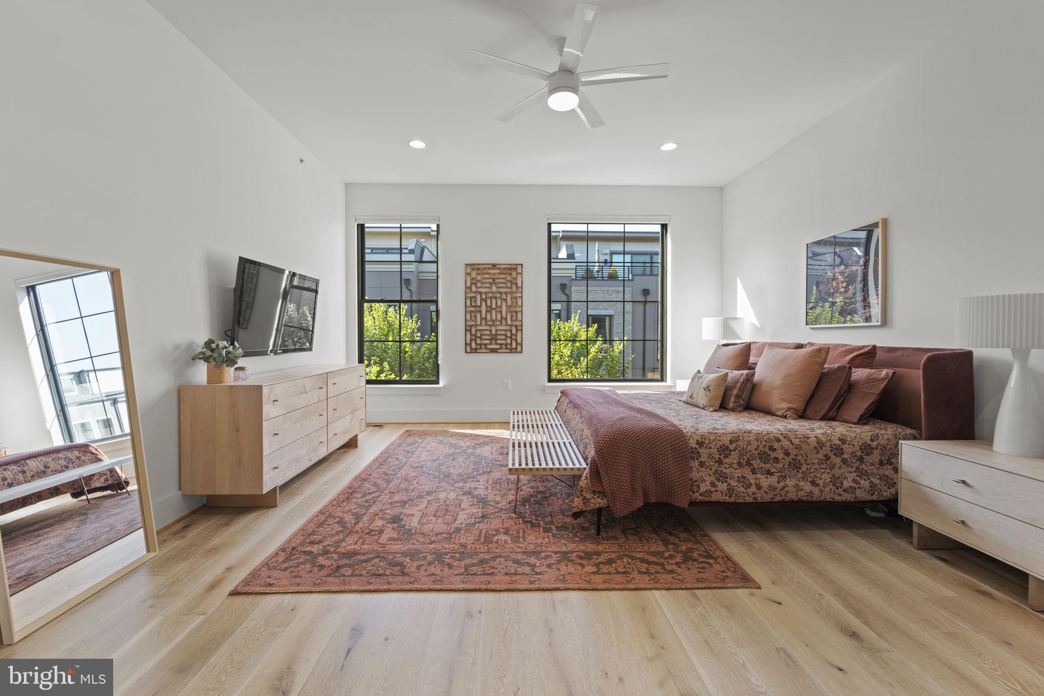 ONE LOUDOUN - Residential