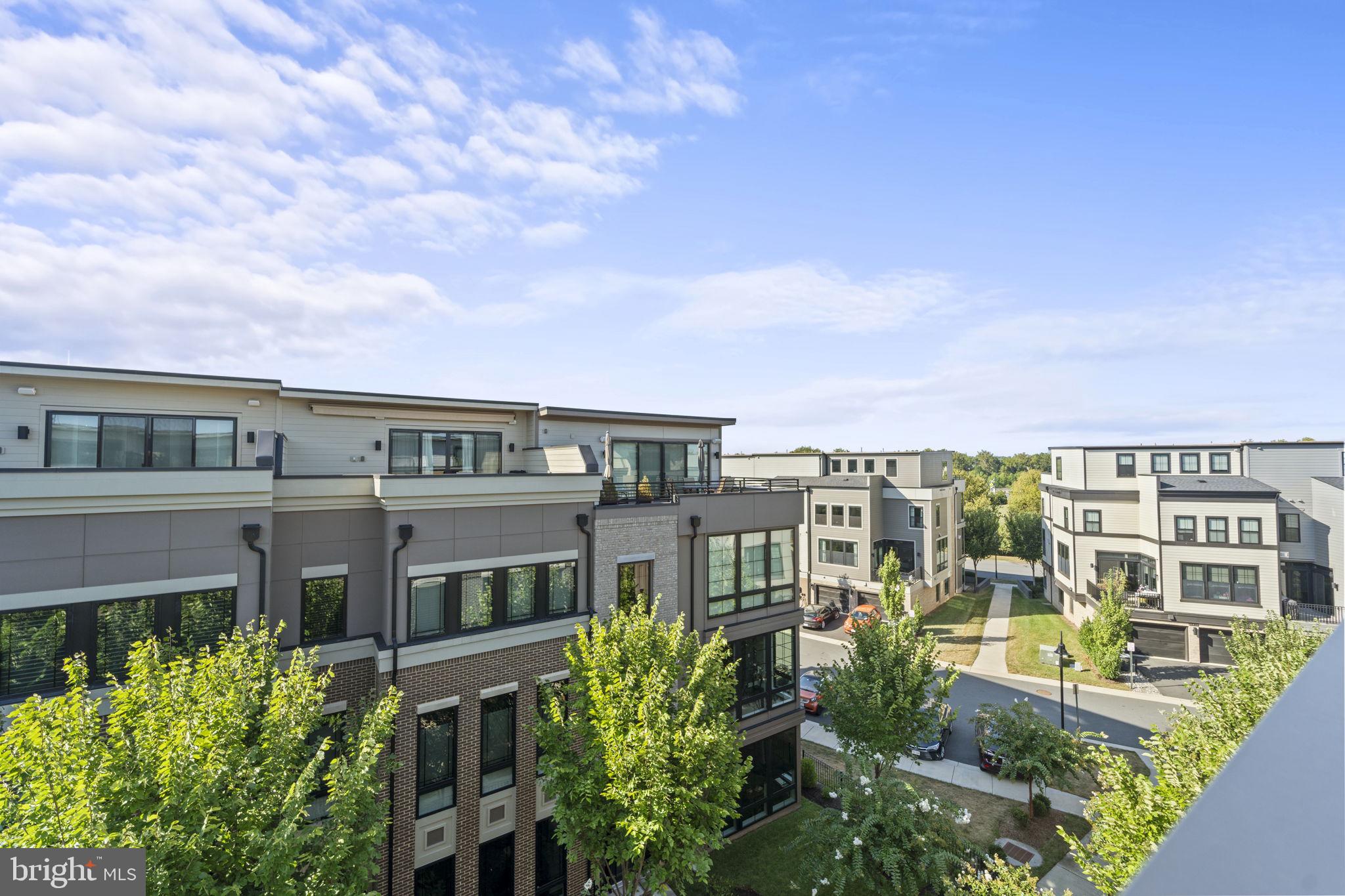 ONE LOUDOUN - Residential