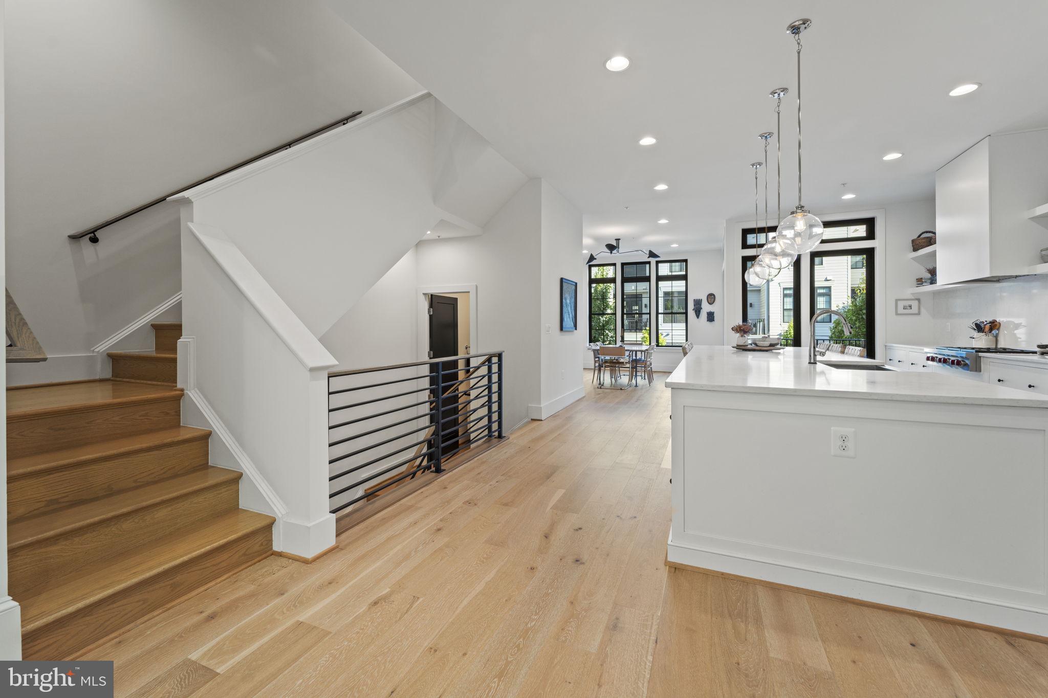 ONE LOUDOUN - Residential